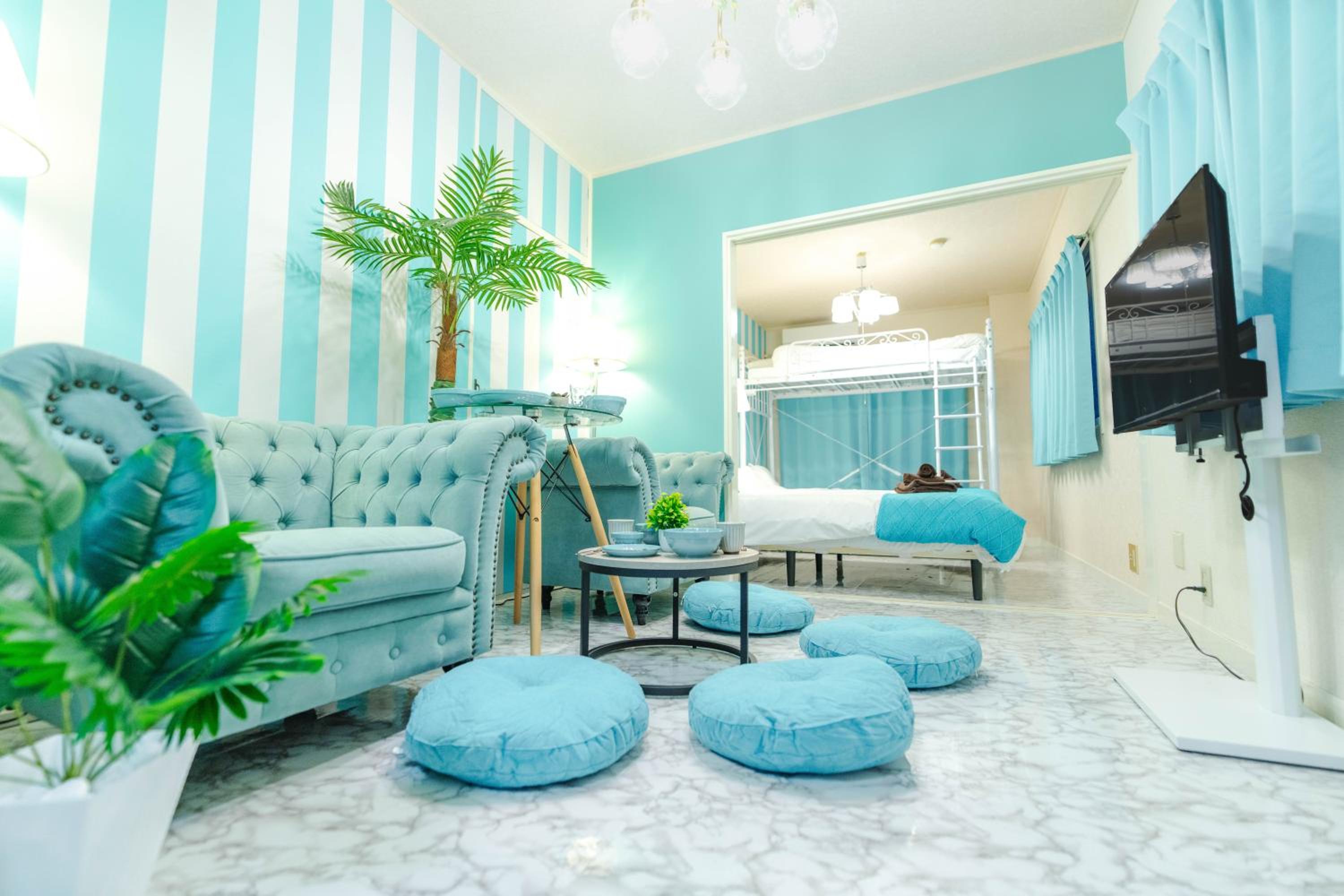 LEON RESORT HOTEL Max 9 people 3 min taxi Ikebukuro Station Tiffany Blue yellow Room 最大9名 池袋