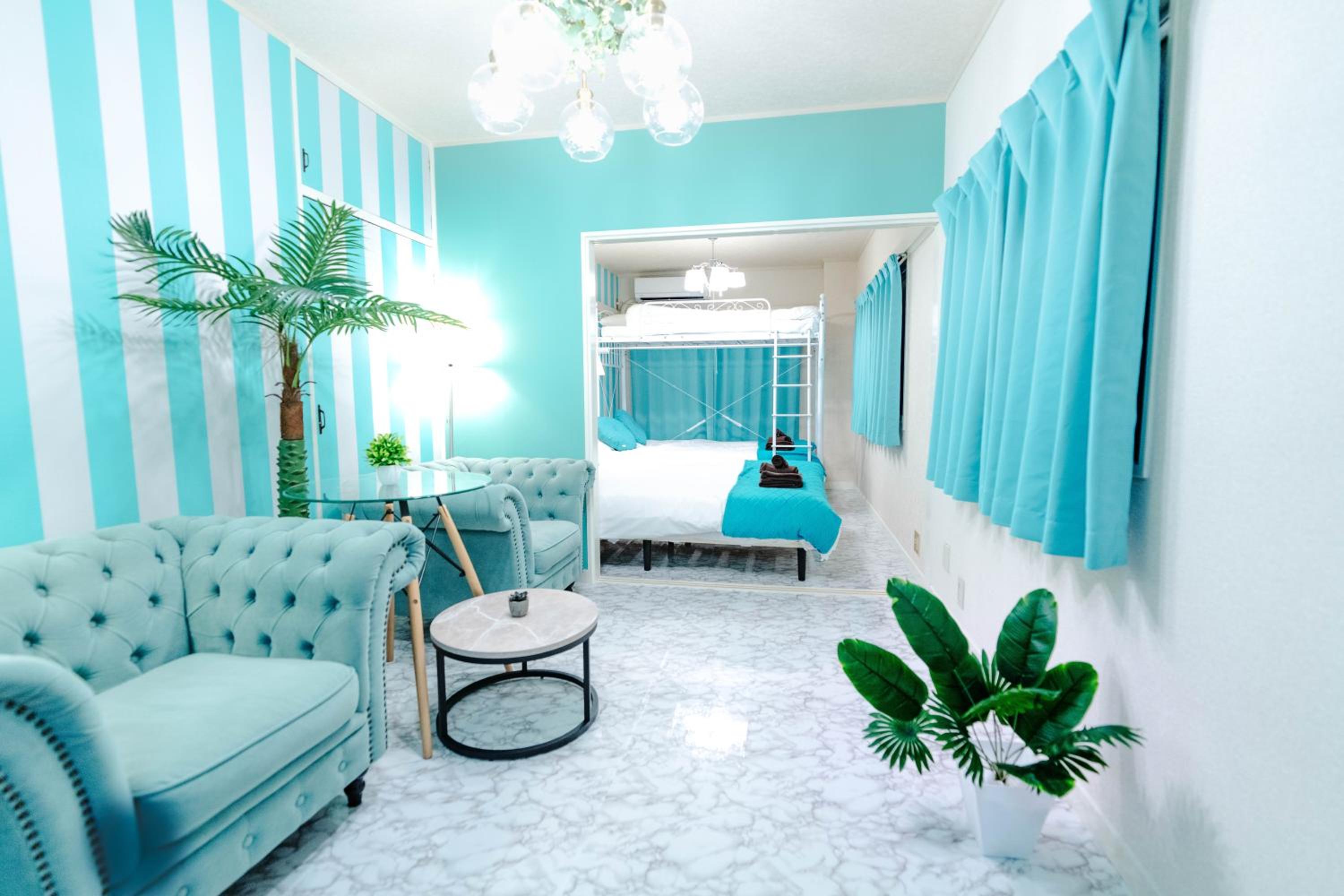 LEON RESORT HOTEL Max 9 people 3 min taxi Ikebukuro Station Tiffany Blue yellow Room 最大9名 池袋