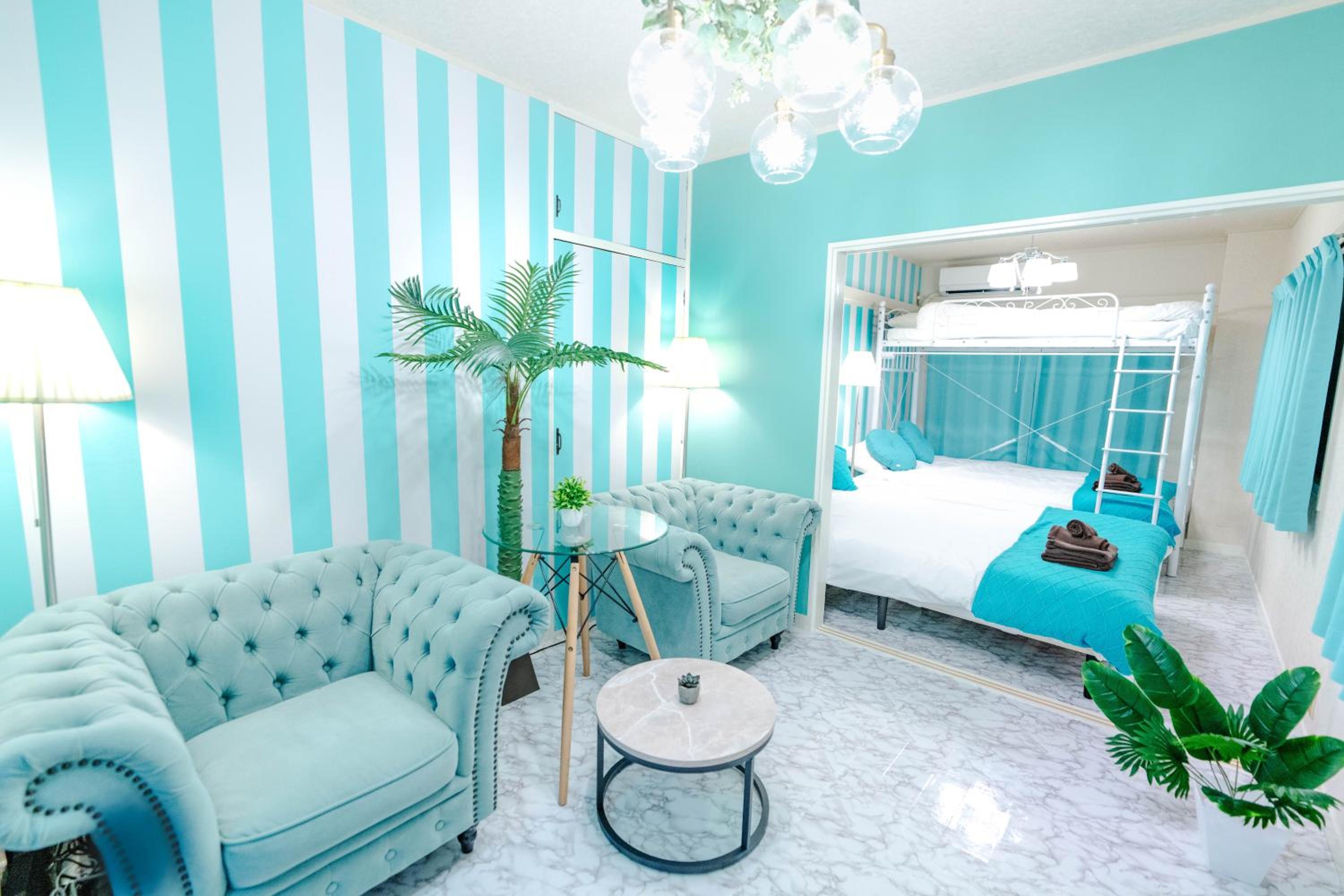 LEON RESORT HOTEL Max 9 people 3 min taxi Ikebukuro Station Tiffany Blue yellow Room 最大9名 池袋