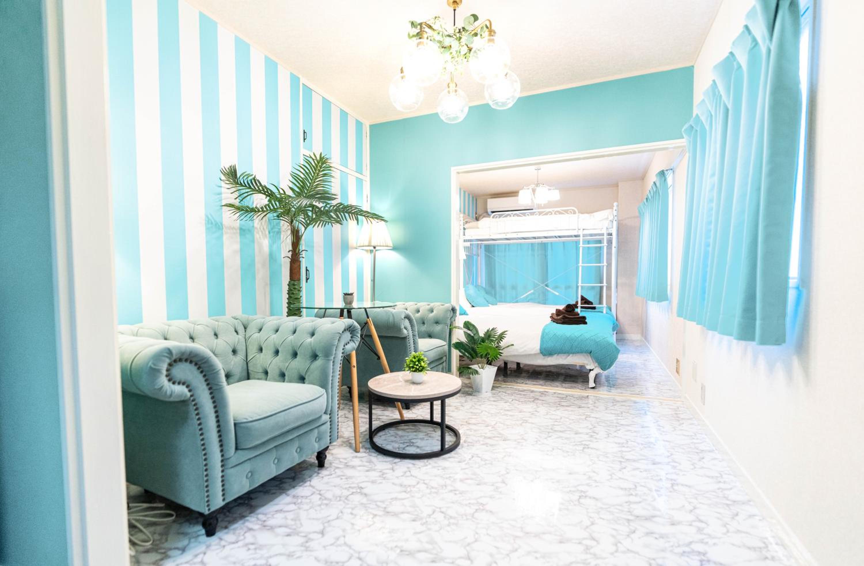 LEON RESORT HOTEL Max 9 people 3 min taxi Ikebukuro Station Tiffany Blue yellow Room 最大9名 池袋