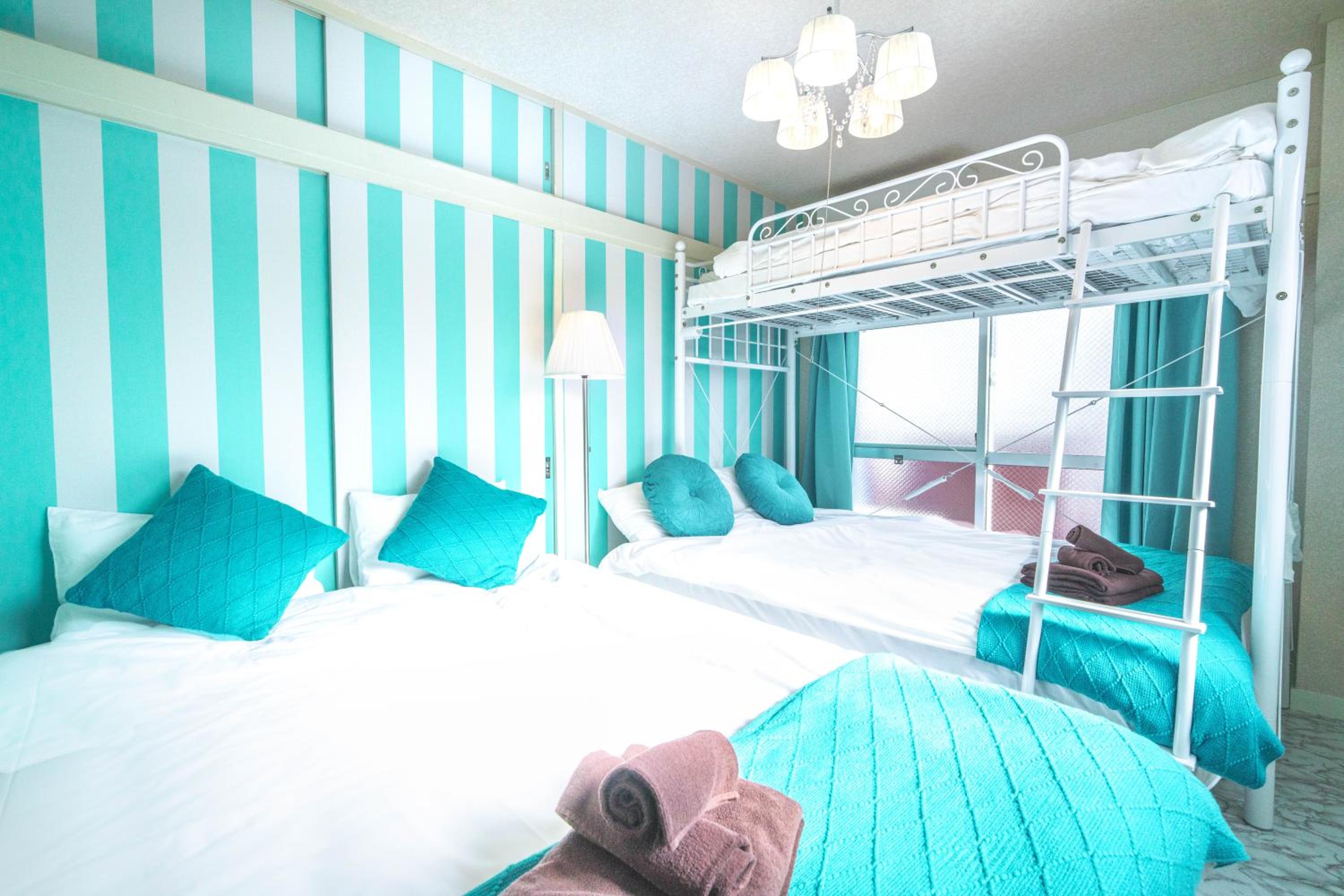 LEON RESORT HOTEL Max 9 people 3 min taxi Ikebukuro Station Tiffany Blue yellow Room 最大9名 池袋
