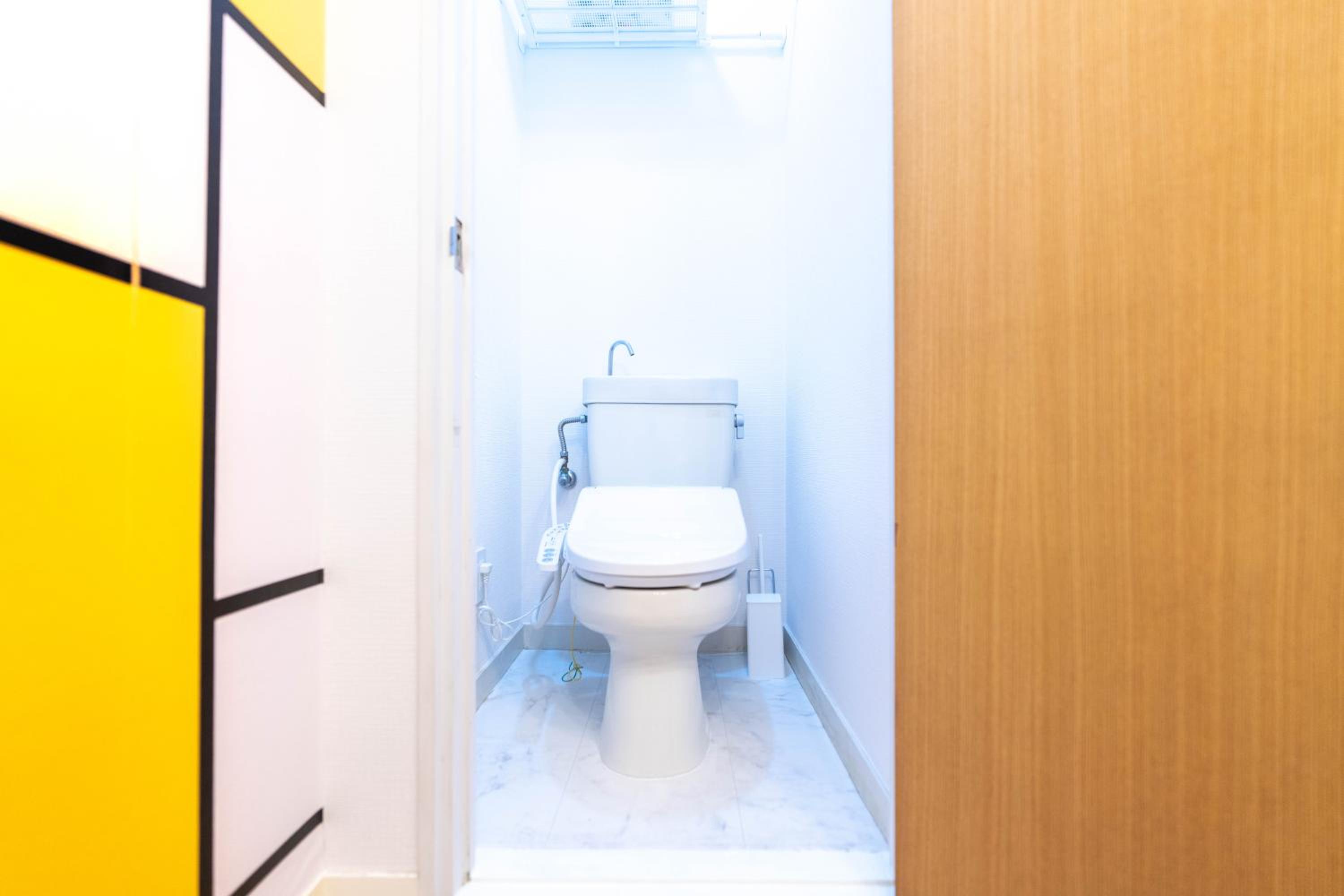 LEON RESORT HOTEL Max 9 people 3 min taxi Ikebukuro Station Tiffany Blue yellow Room 最大9名 池袋