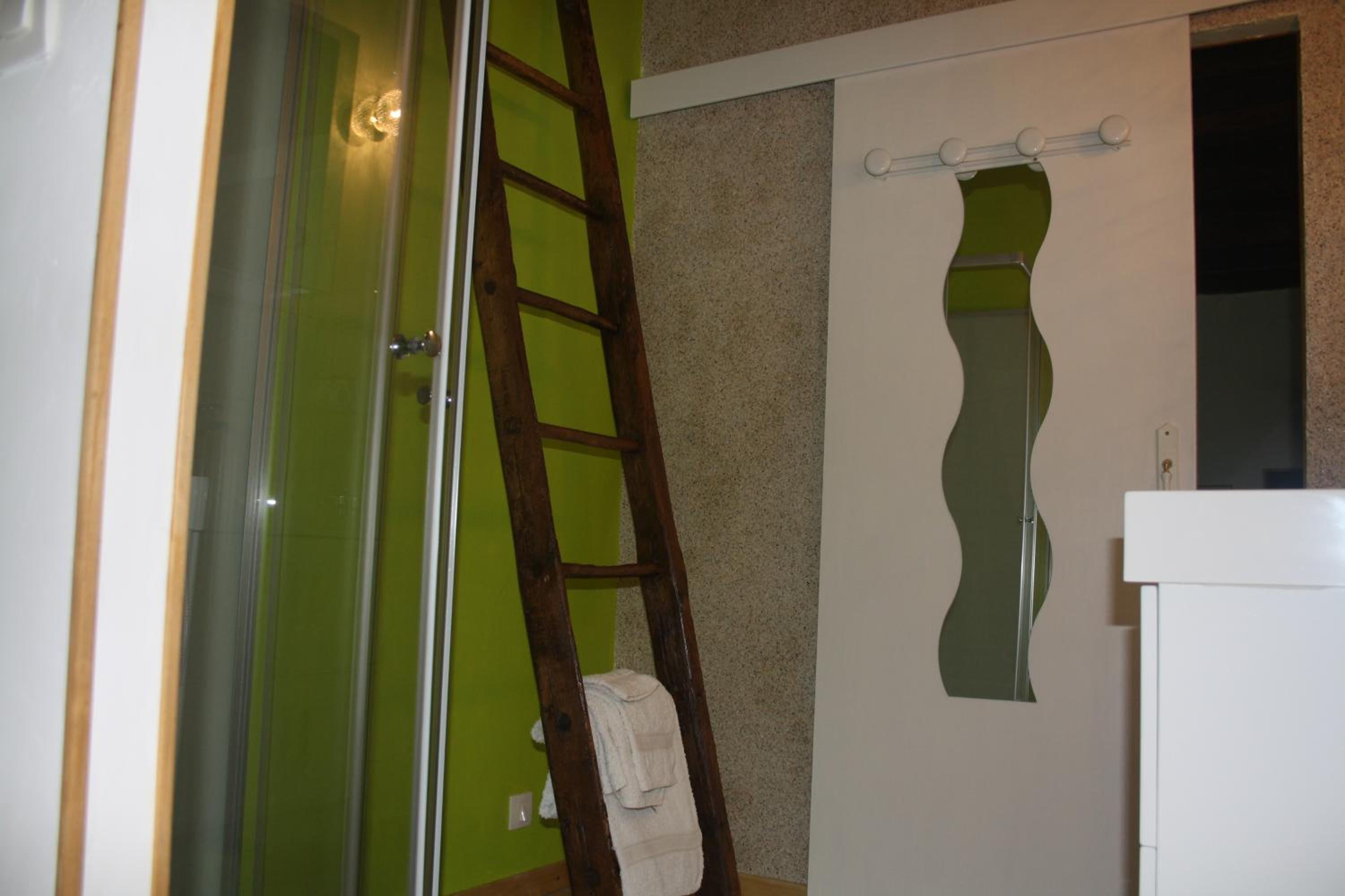Photo 47