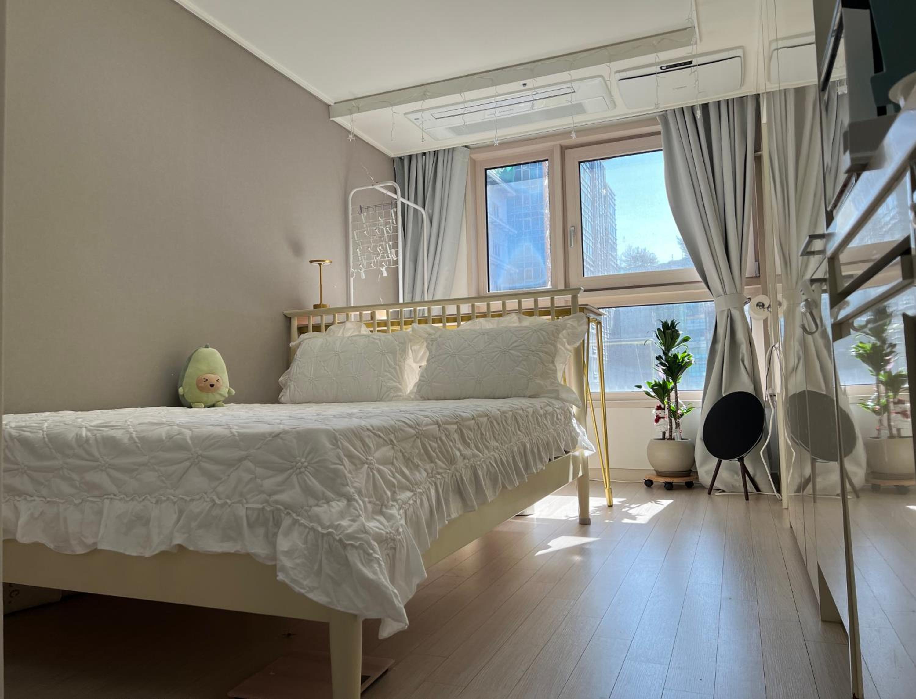 Gangnam Central View with high-speed Wi-Fi & smart TV - monthly 40 percent off!