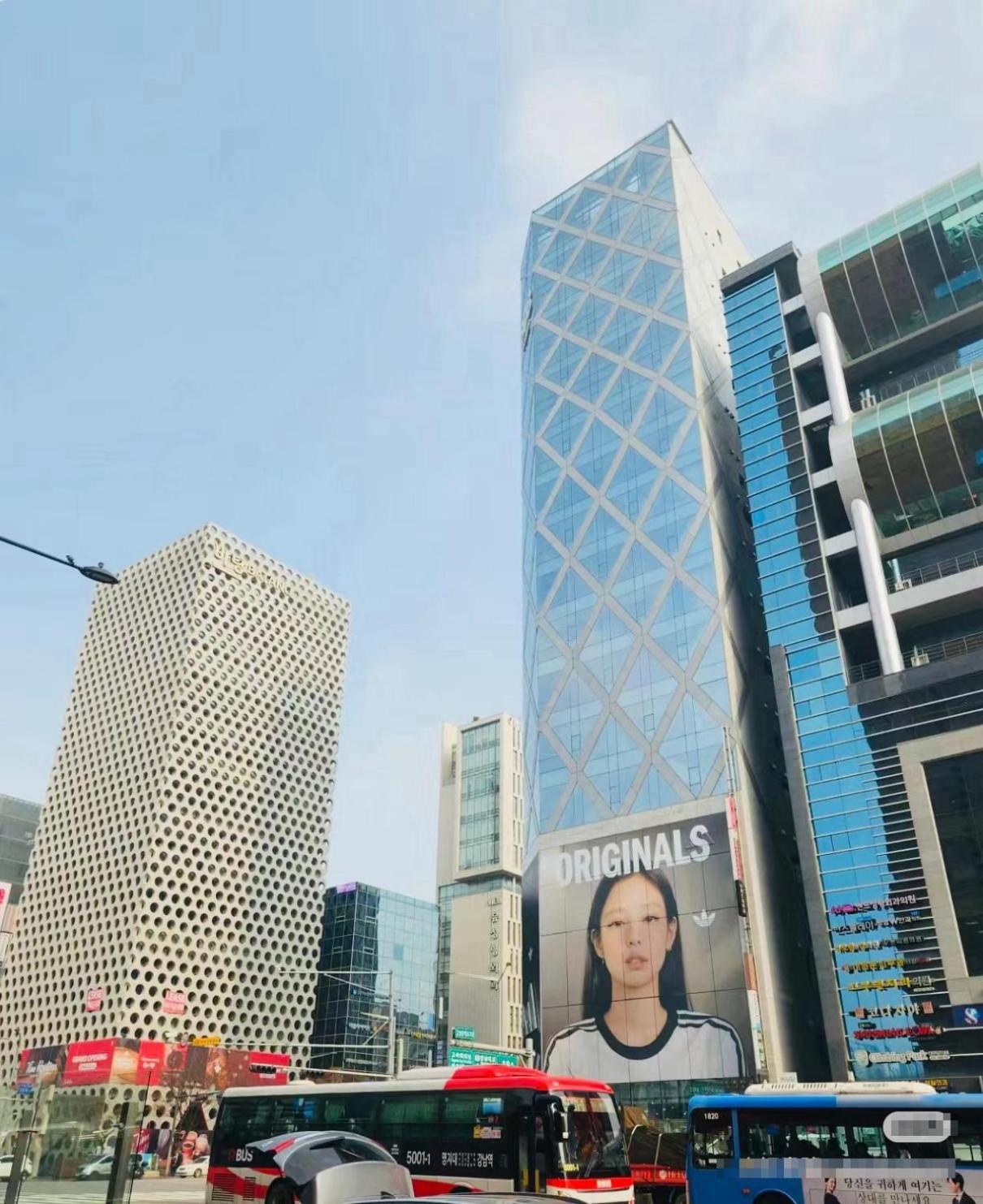 Gangnam Central View with high-speed Wi-Fi & smart TV - monthly 40 percent off!