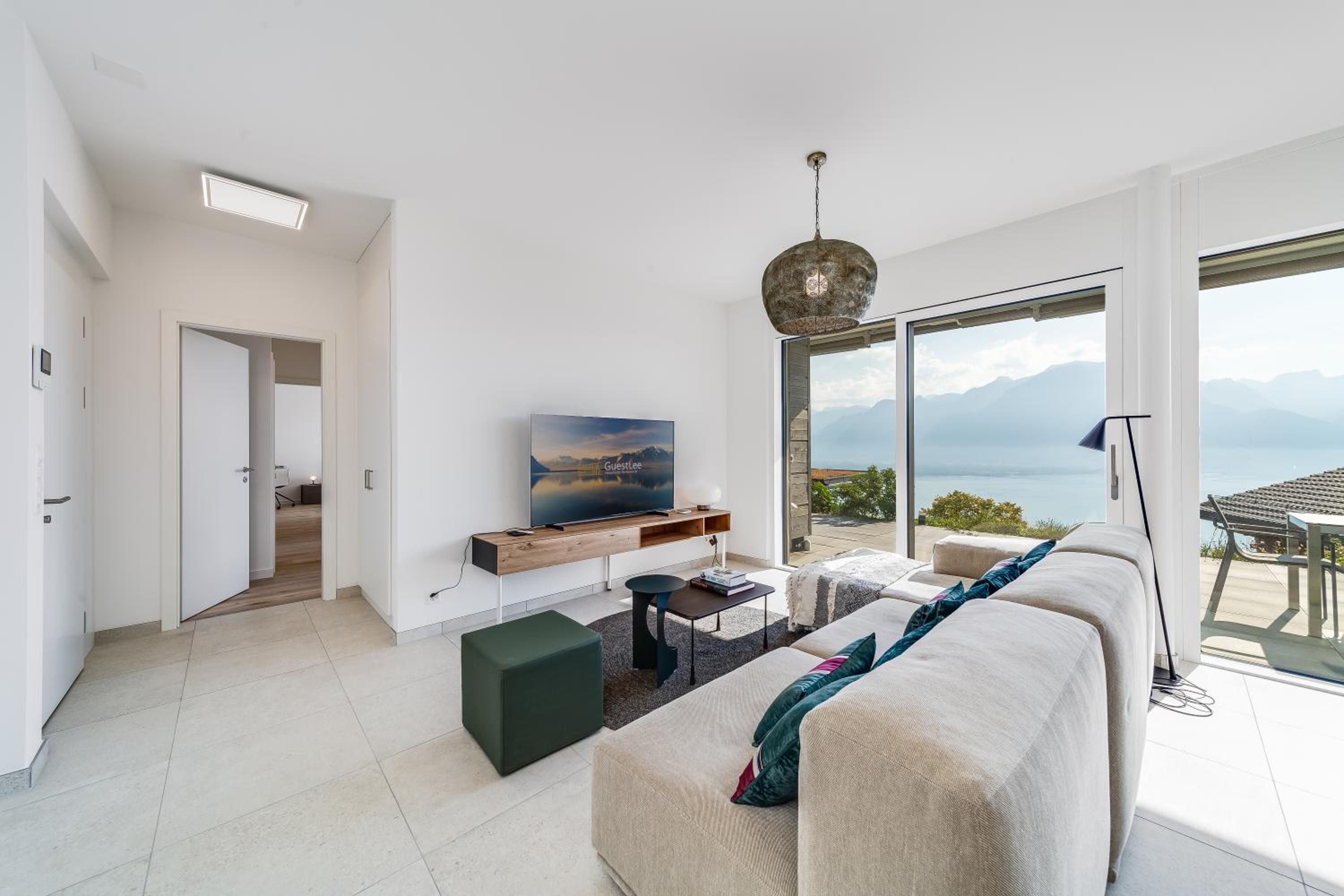 Modern 5-Star Stay in Glion - Underfloor Heating