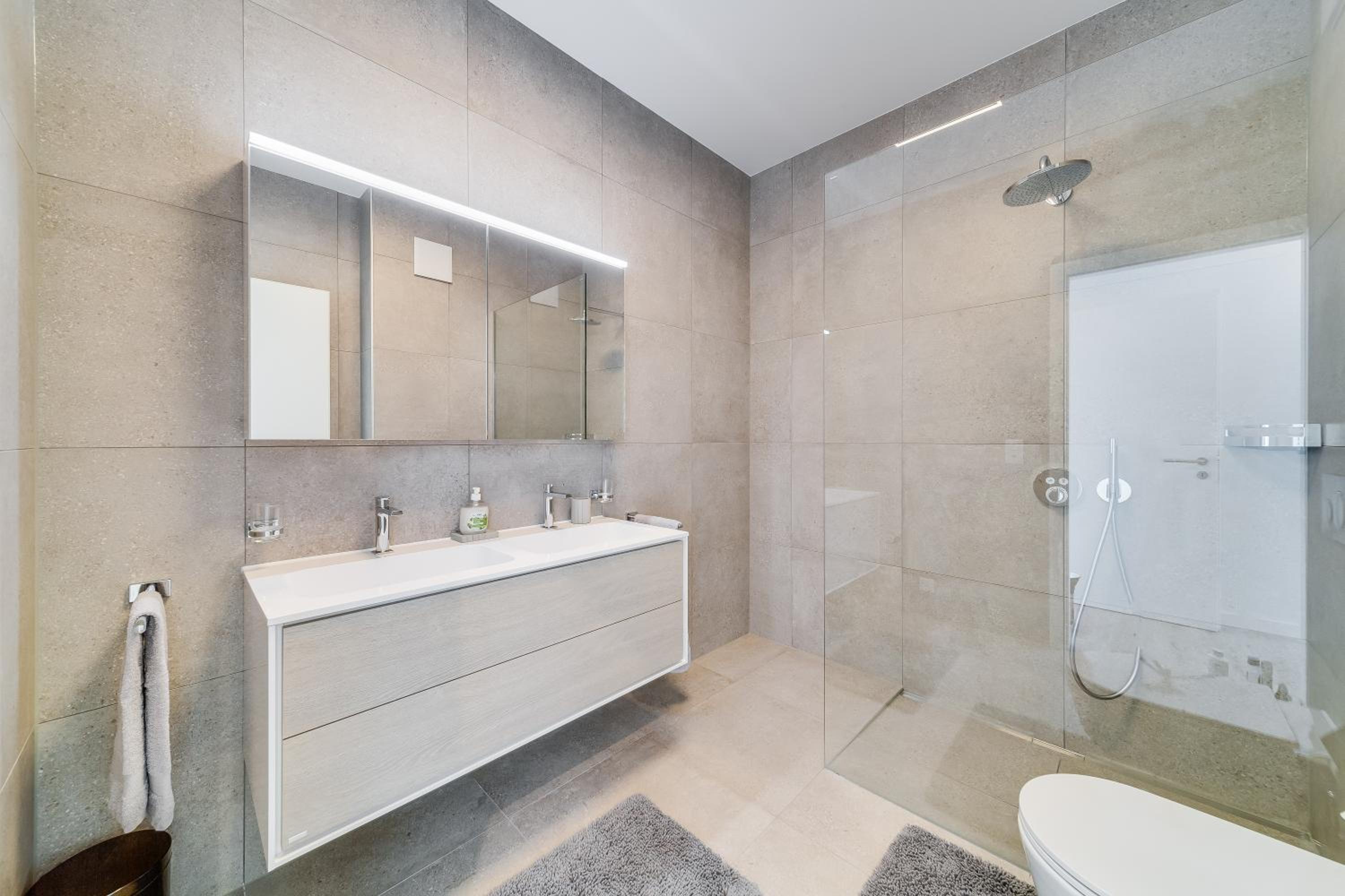 Modern 5-Star Stay in Glion - Underfloor Heating