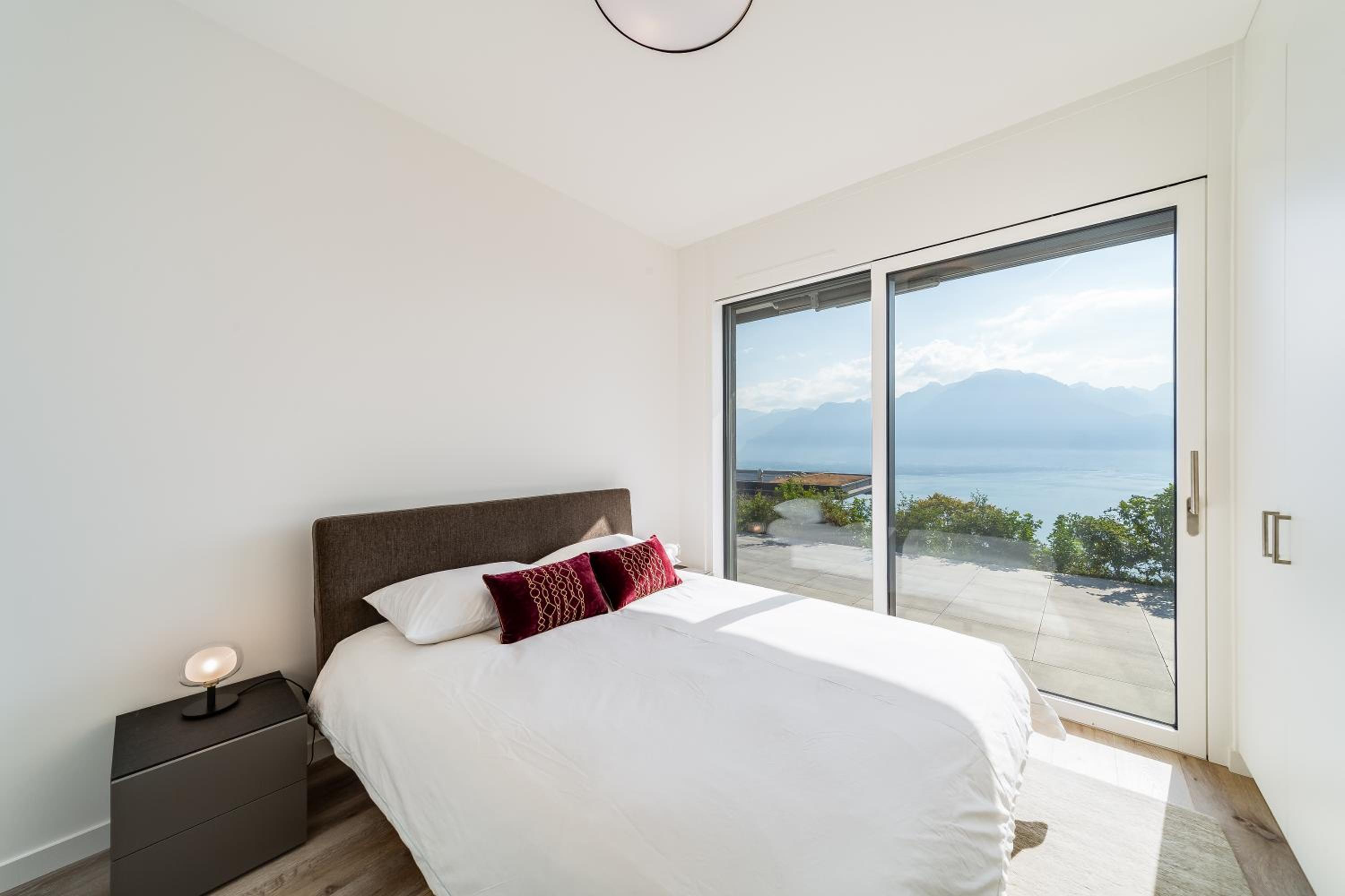 Modern 5-Star Stay in Glion - Underfloor Heating