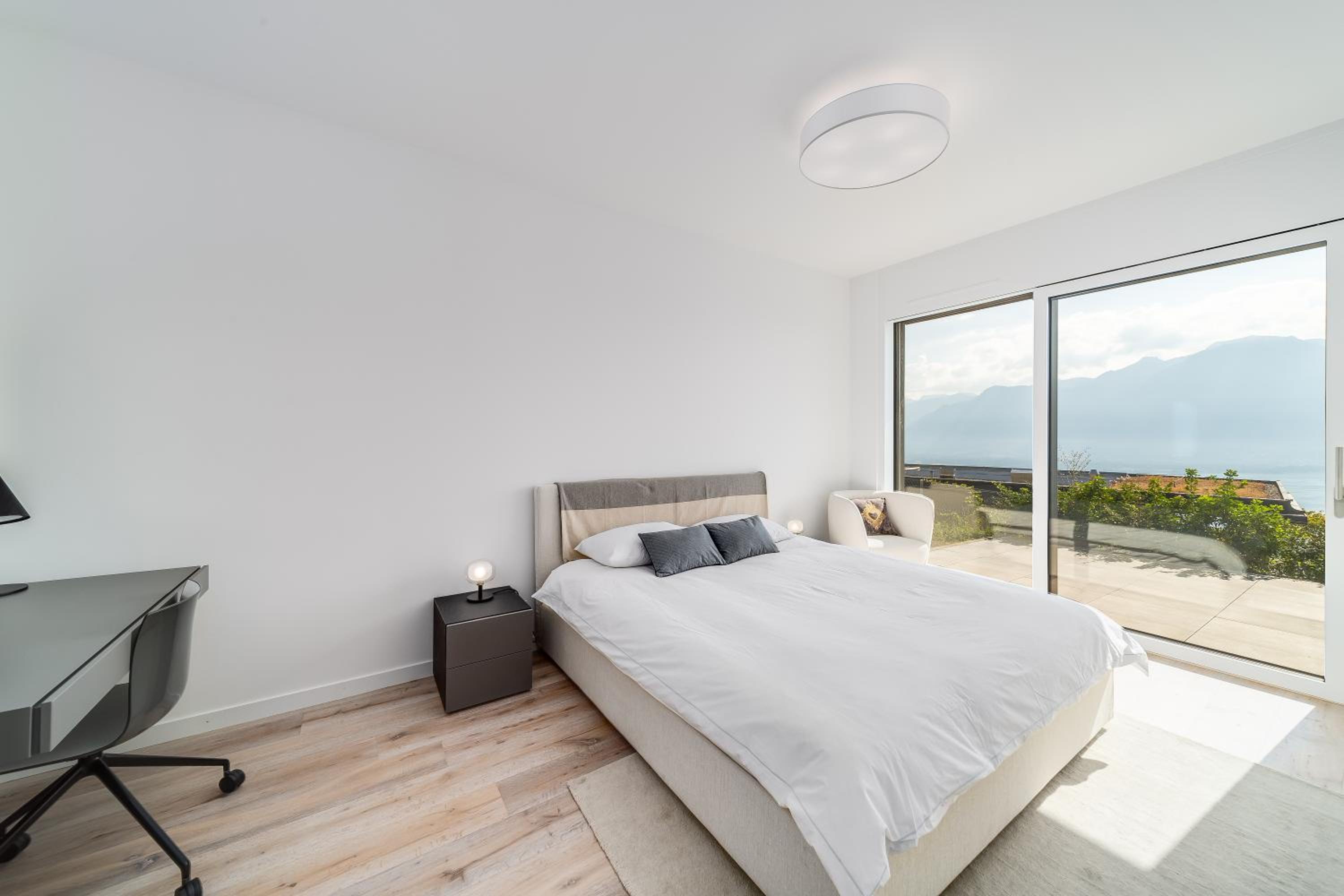 Modern 5-Star Stay in Glion - Underfloor Heating