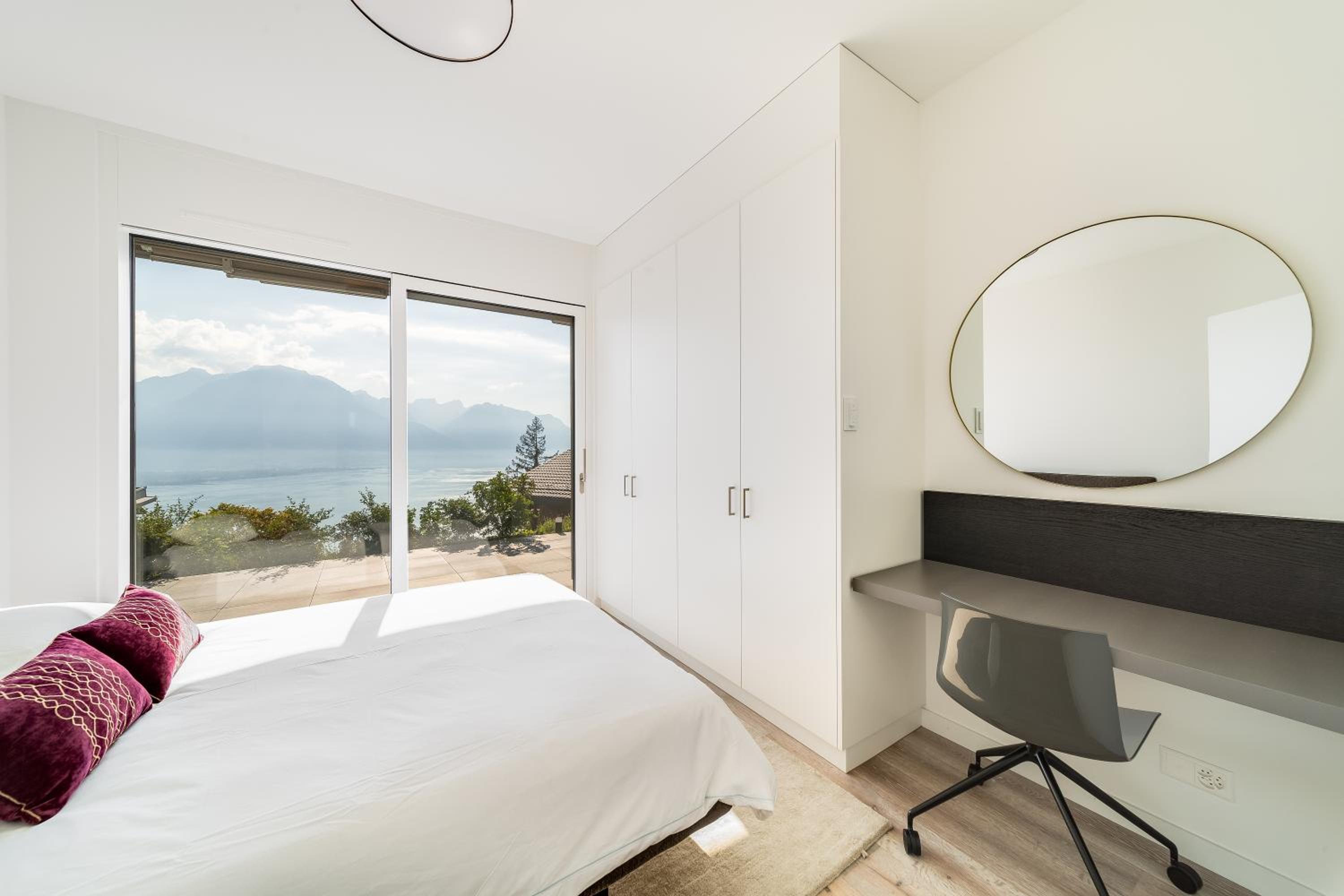 Modern 5-Star Stay in Glion - Underfloor Heating
