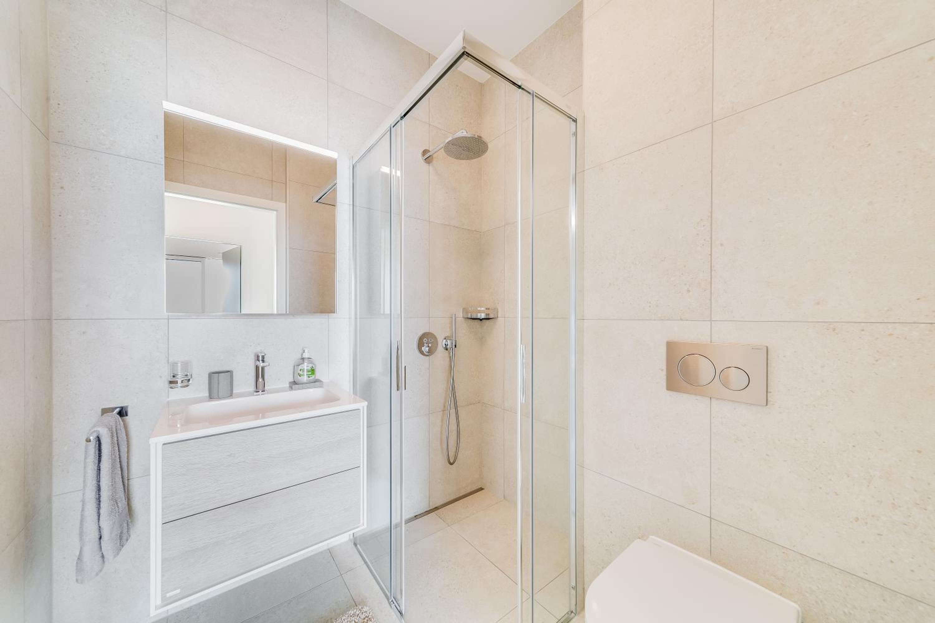 Modern 5-Star Stay in Glion - Underfloor Heating
