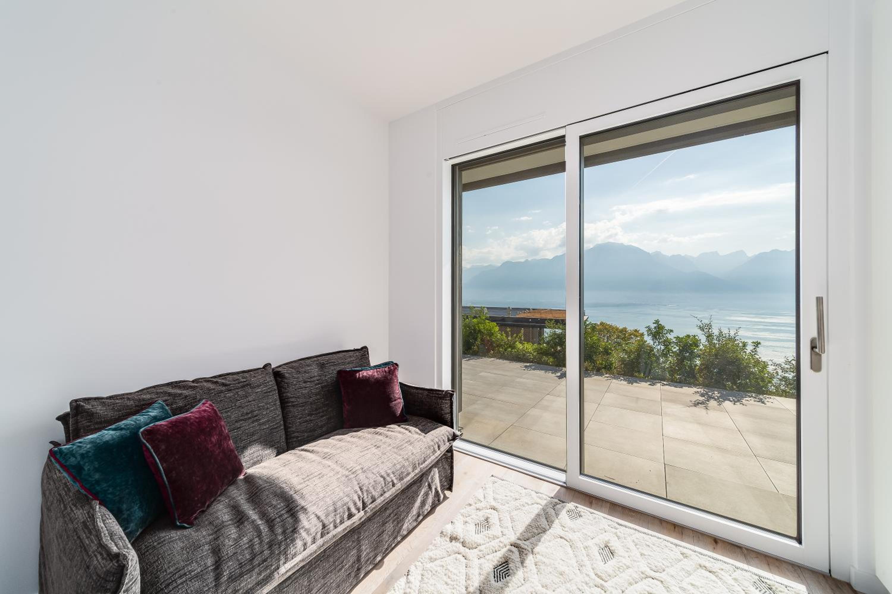Modern 5-Star Stay in Glion - Underfloor Heating