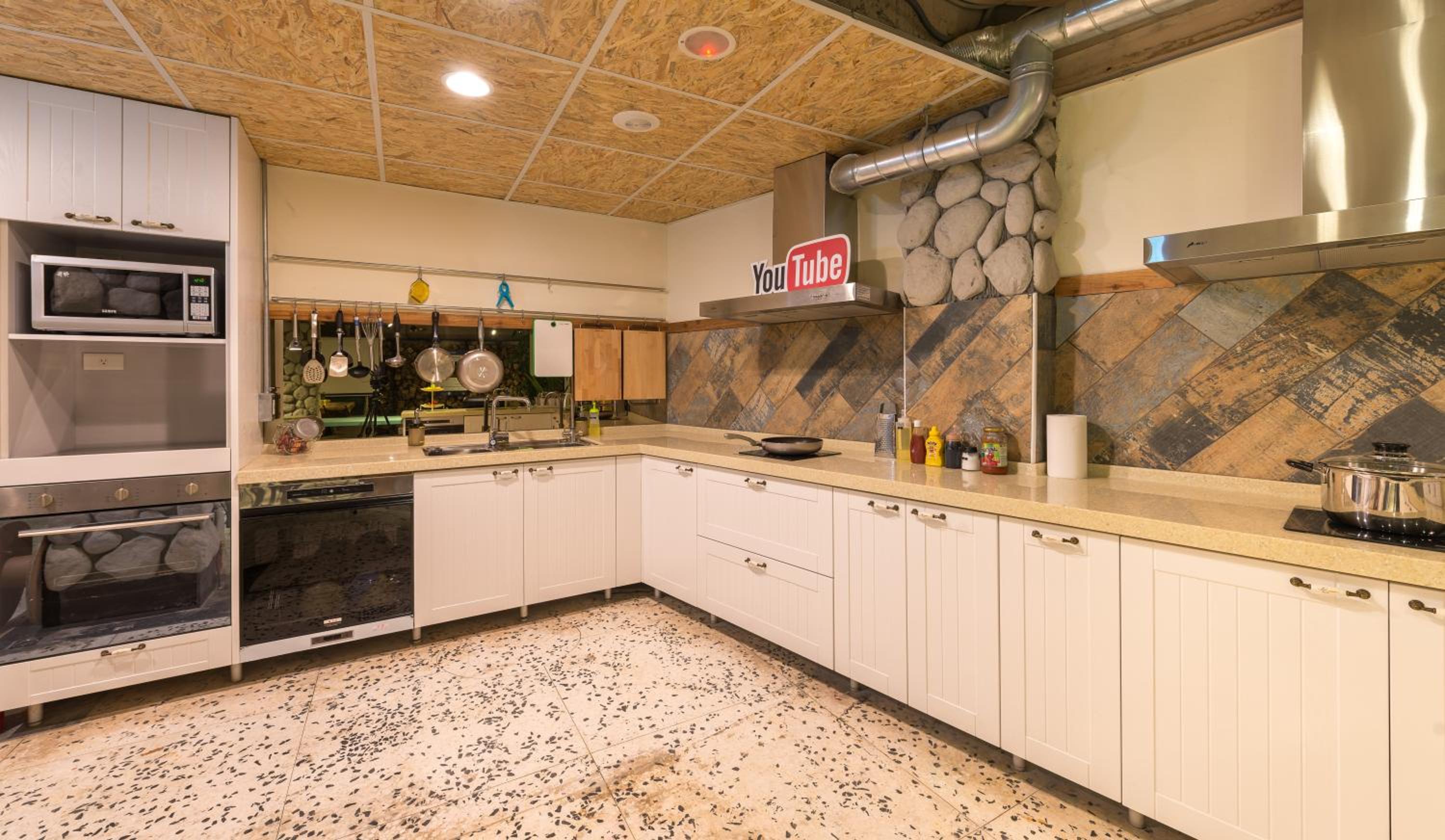 Beimen WOW Poshtel
