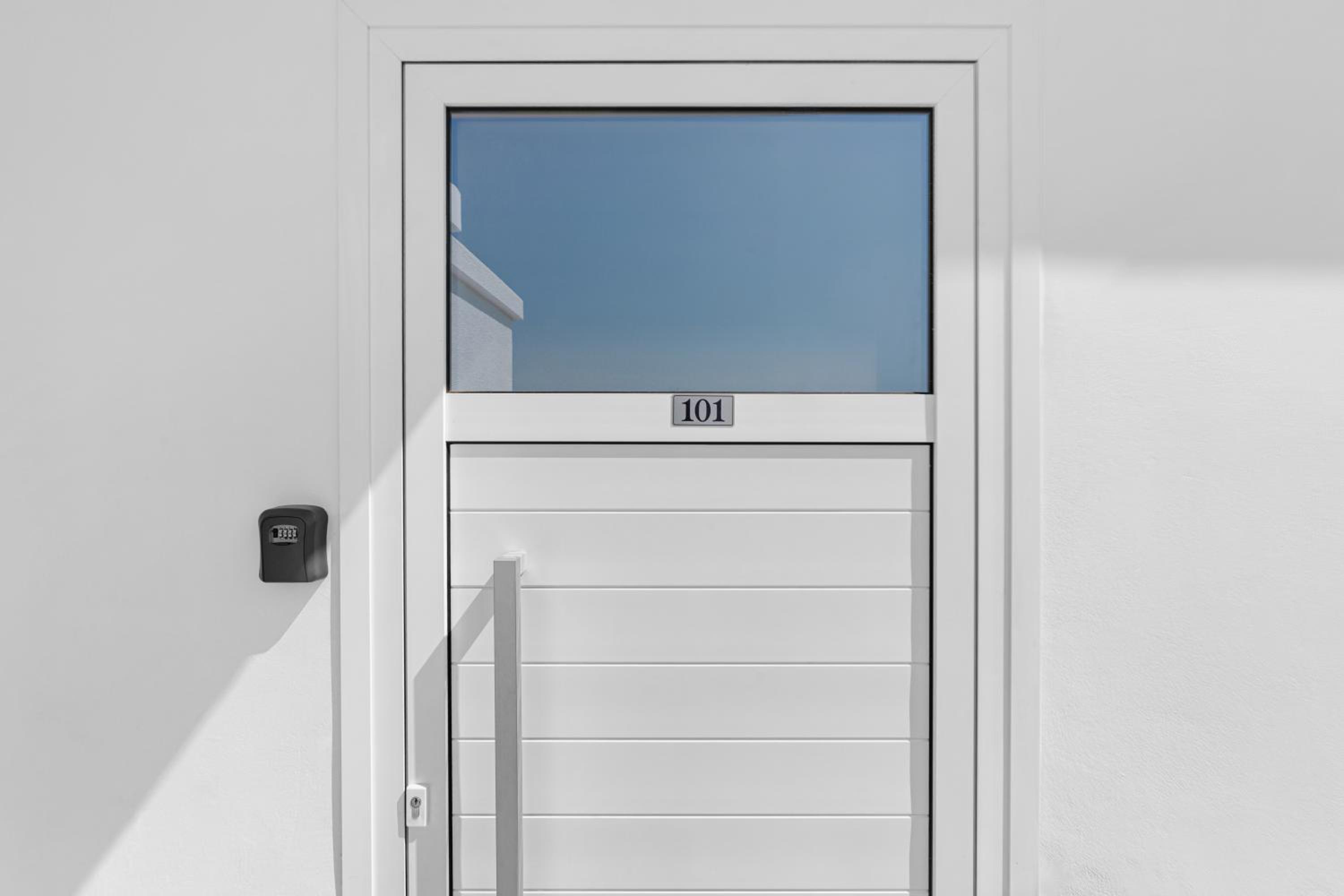 Modern Sea View Central Apartments Peyia