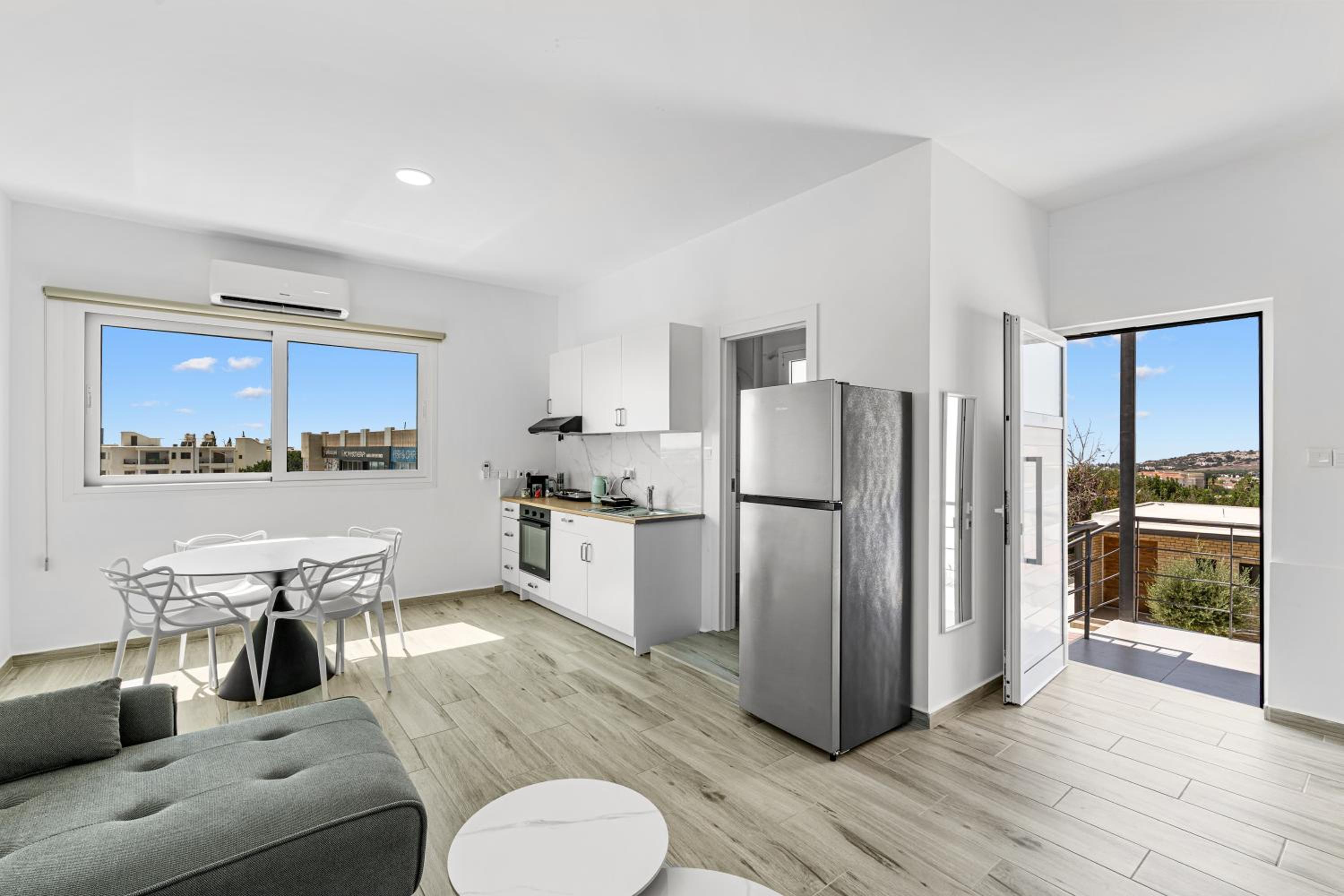 Modern Sea View Central Apartments Peyia