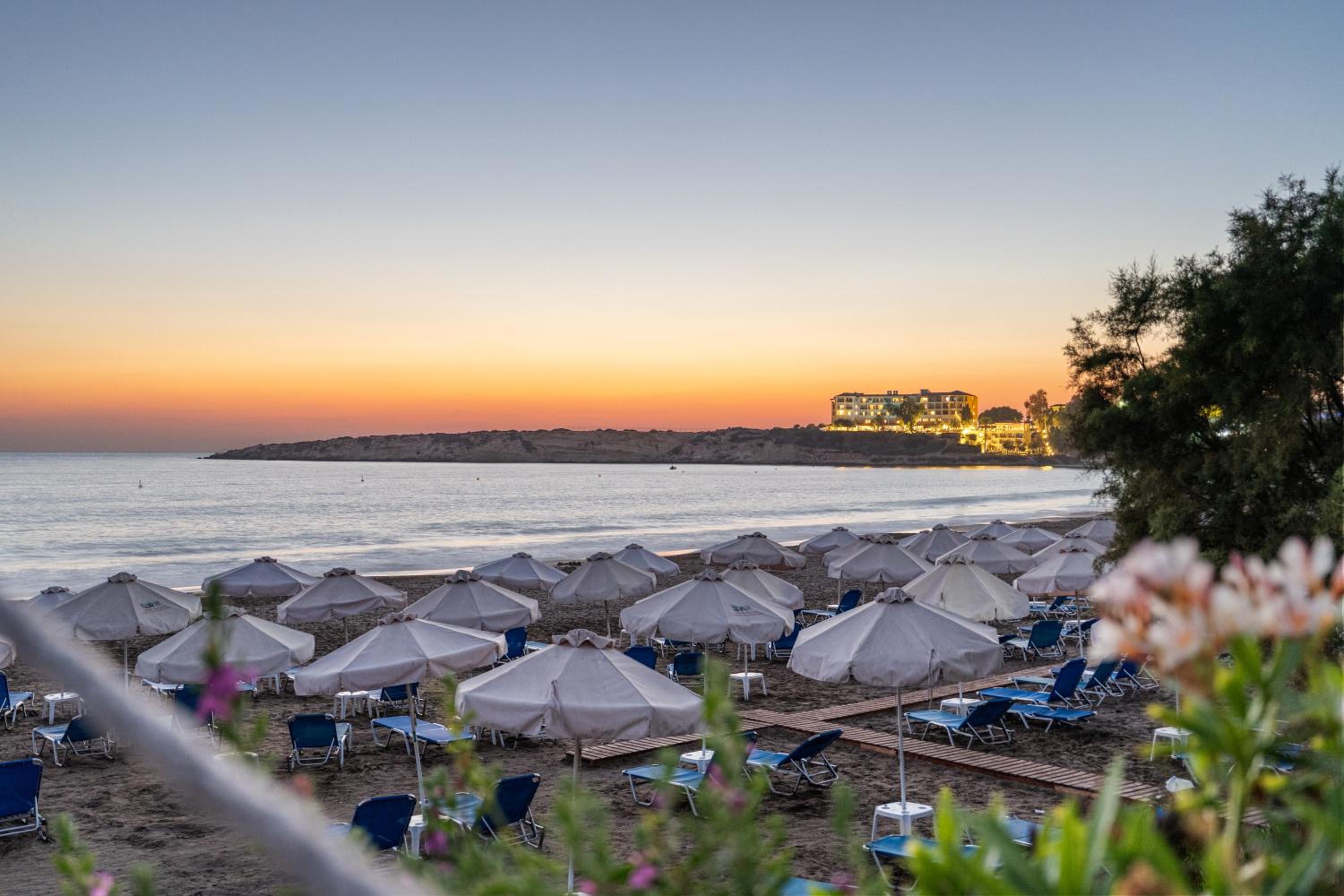 Modern Sea View Central Apartments Peyia