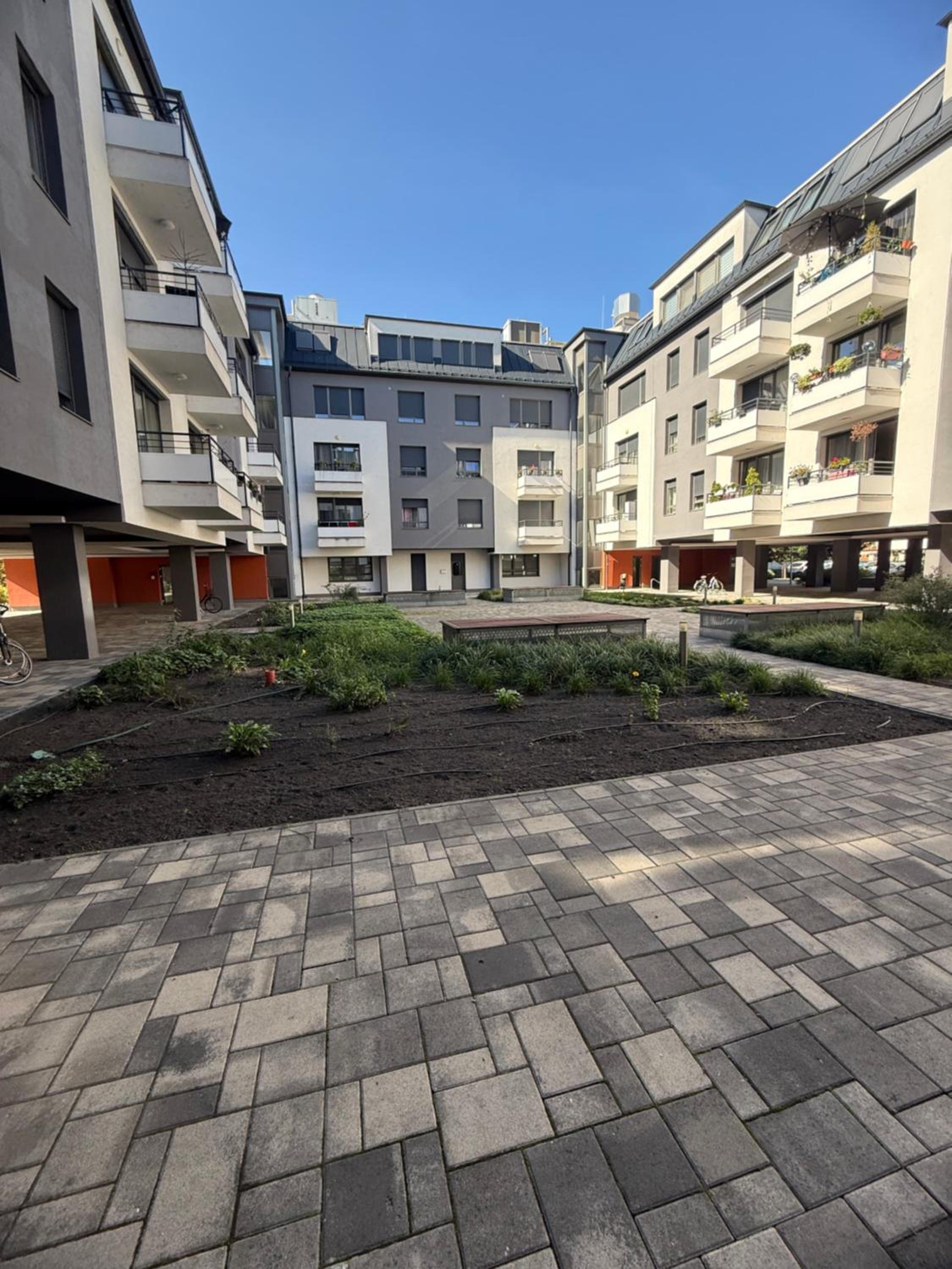 Local-Lux Apartment F3 - Private Parking & Balcony