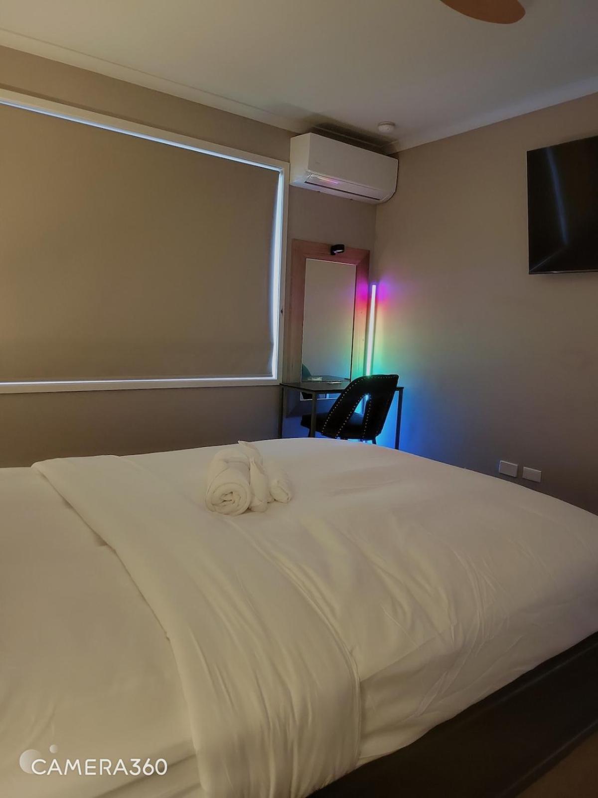 Private Room 1- The Minimalist Escape