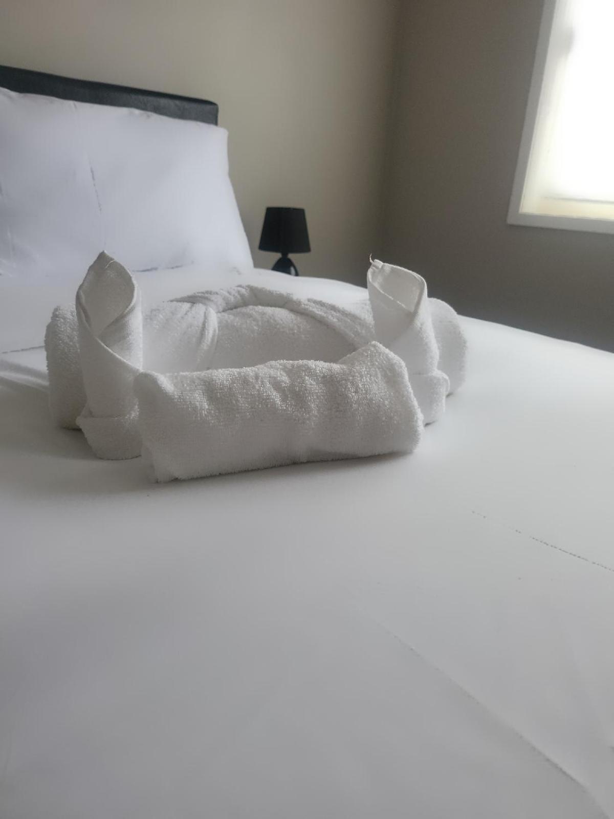 Private Room 1- The Minimalist Escape
