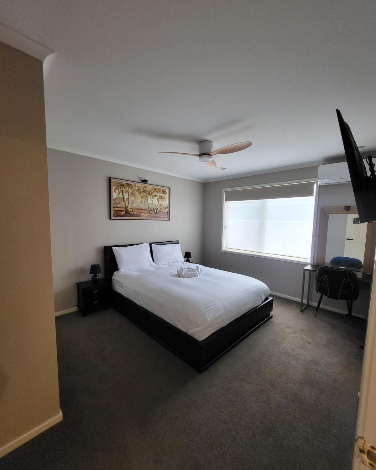Private Room 1- The Minimalist Escape