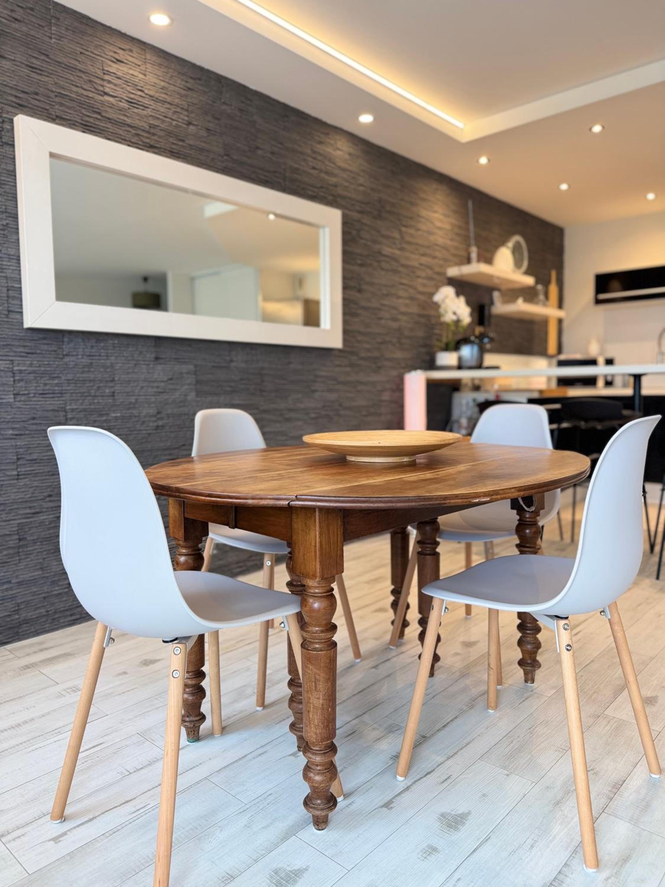 LA PROVENCE - stylish & spacious apartment with pool & private parking near Avignon, TRAVELLER AWARD 2026