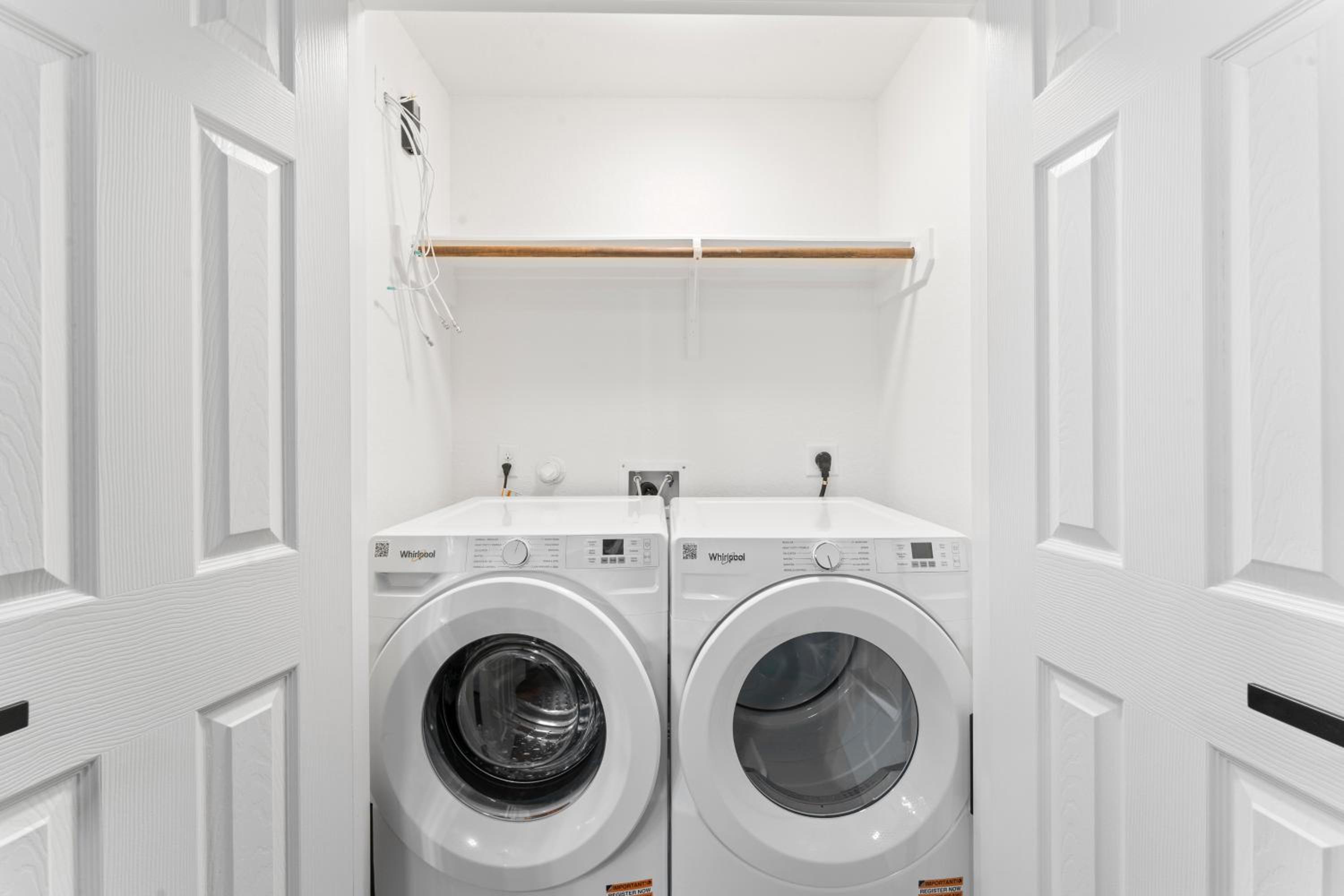 NRG MedCenter Luxe 4BD Home w FencedYard WasherDryer Pet Friendly