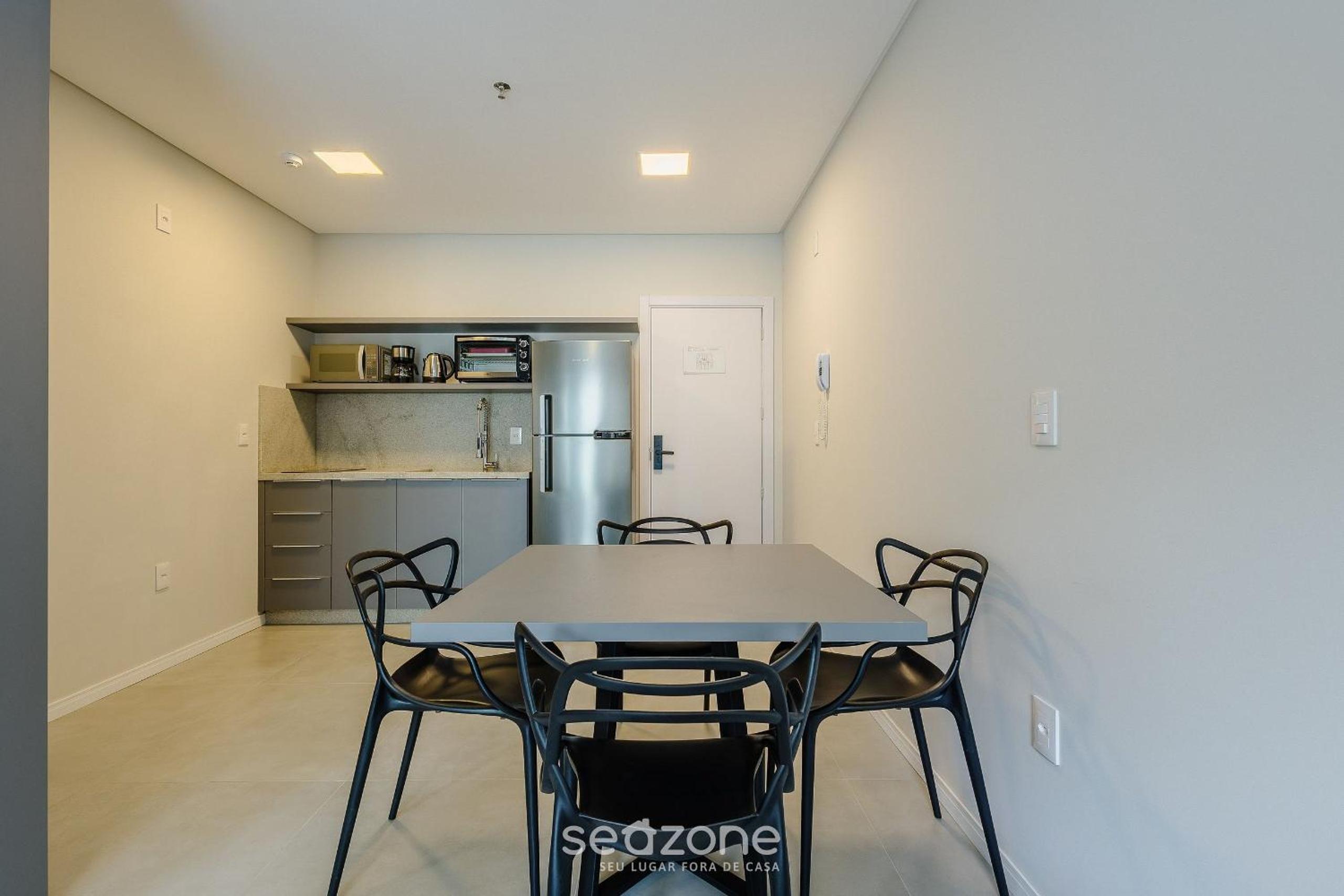 Your exclusive stay just steps from the sea in Meia Praia - FFS!