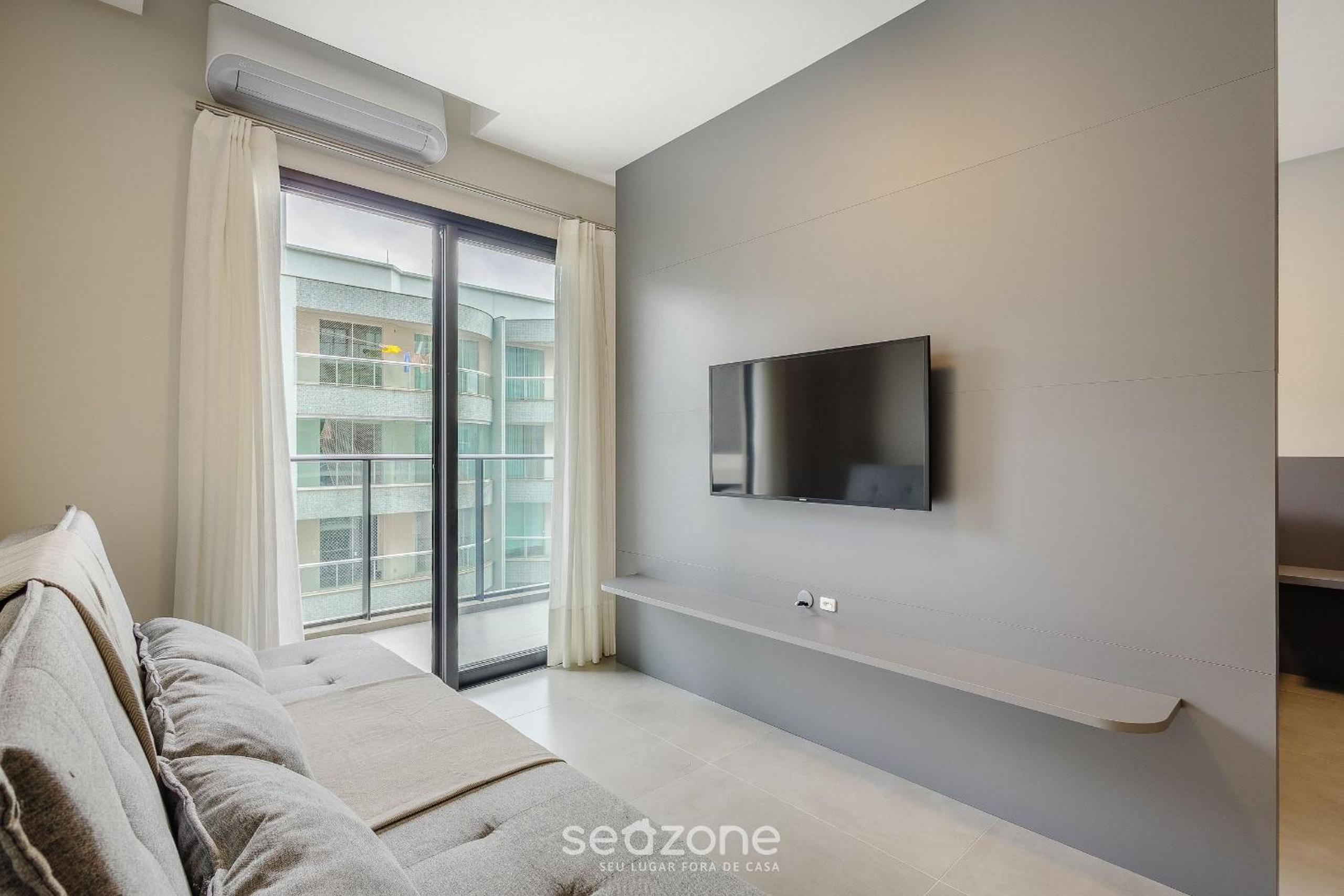 Your exclusive stay just steps from the sea in Meia Praia - FFS!