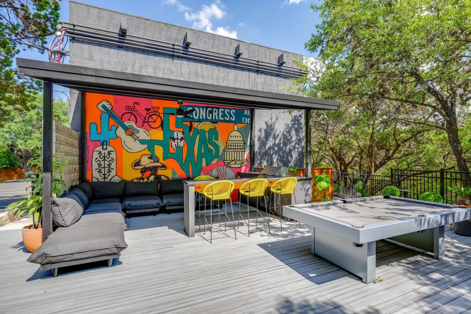 Prime SoCo boutique studios with laundry WiFi 7 Min to DT