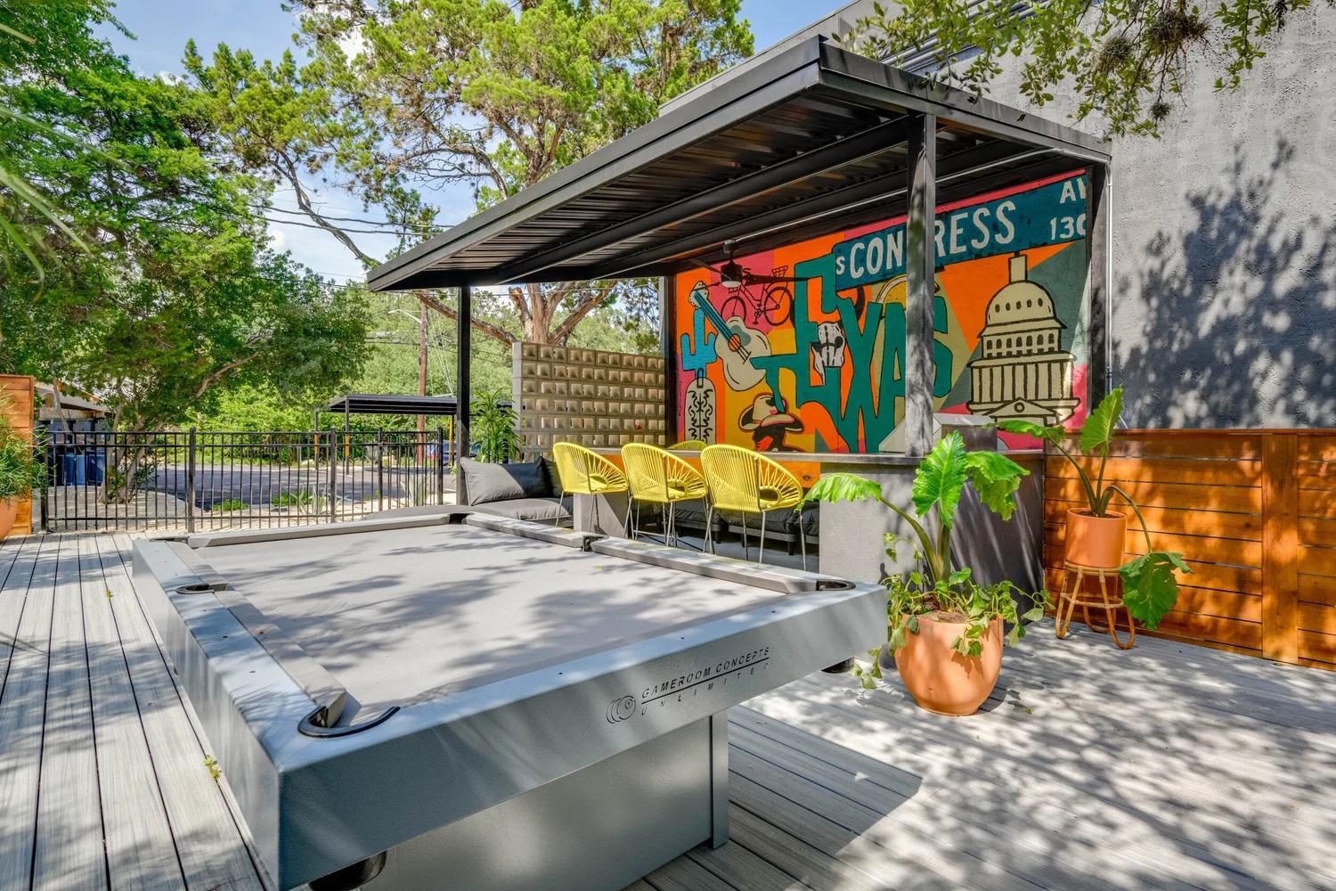 Prime SoCo boutique studios with laundry WiFi 7 Min to DT