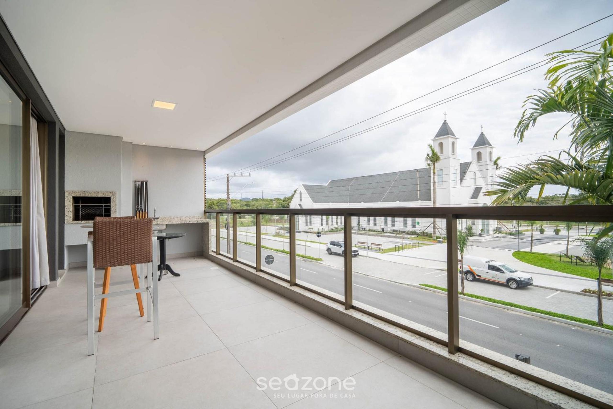 Apt with balcony and barbecue in Jurerê IHD0101