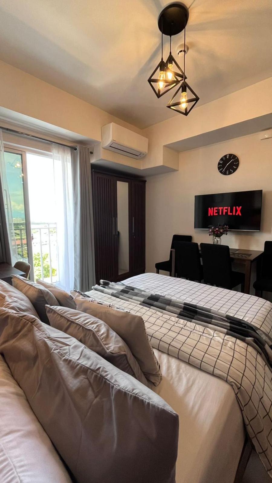 Studio with Balcony plus City View at Inspiria with Fast WiFi & Free Netflix