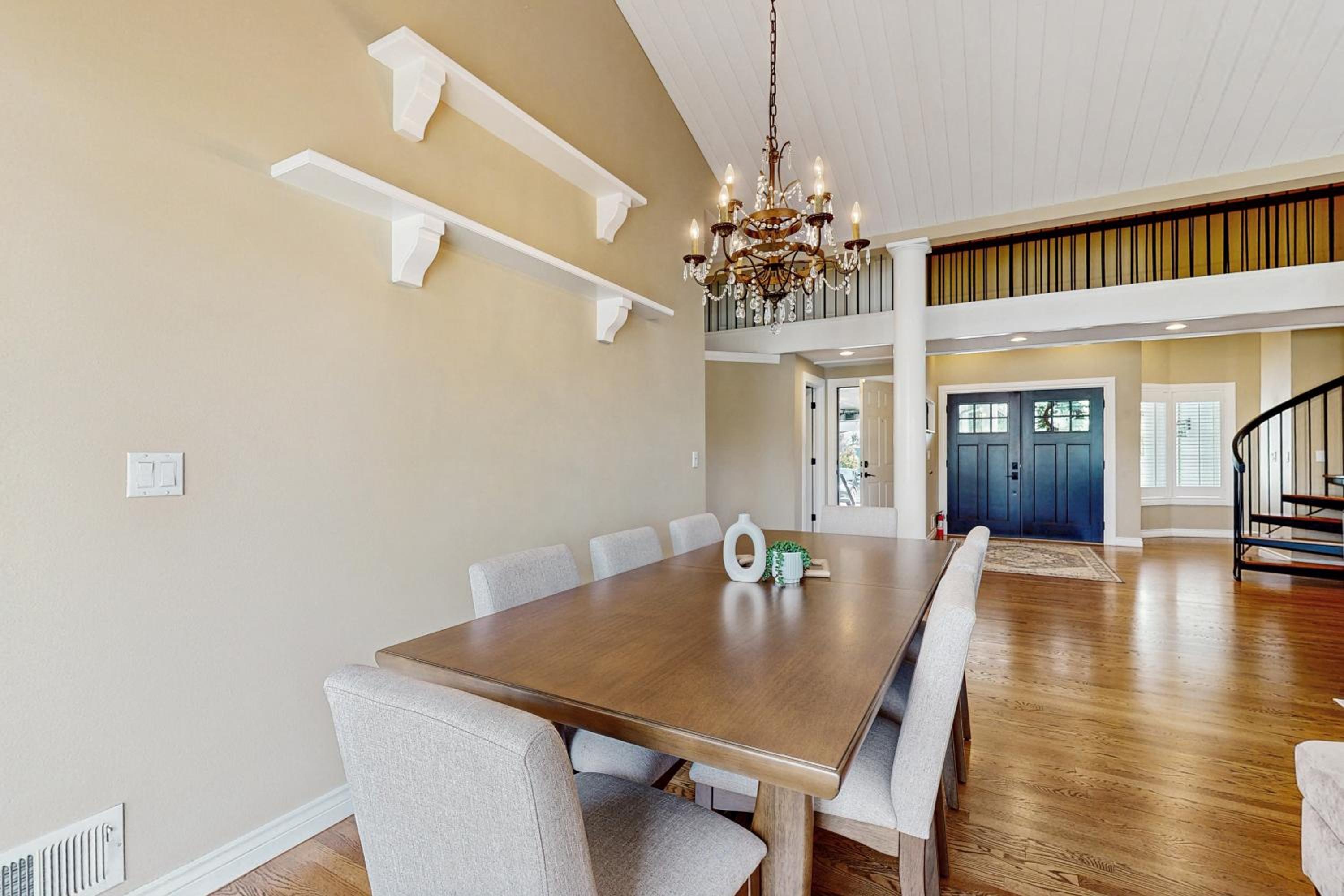 Patio and On-Site Fishing! Plummer Lake Escape