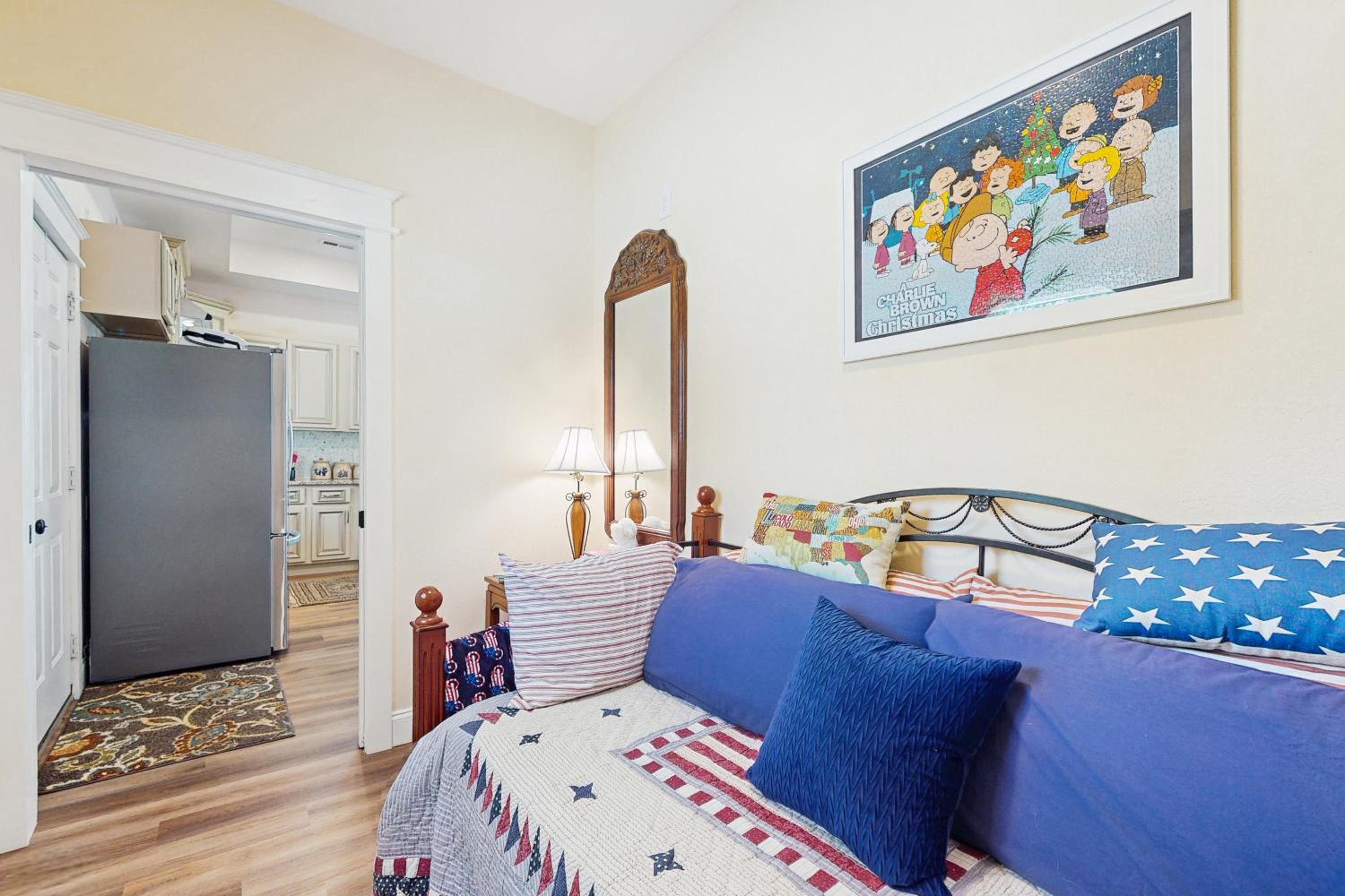 Mtn Views! Romantic Rural Retreat in Seymour