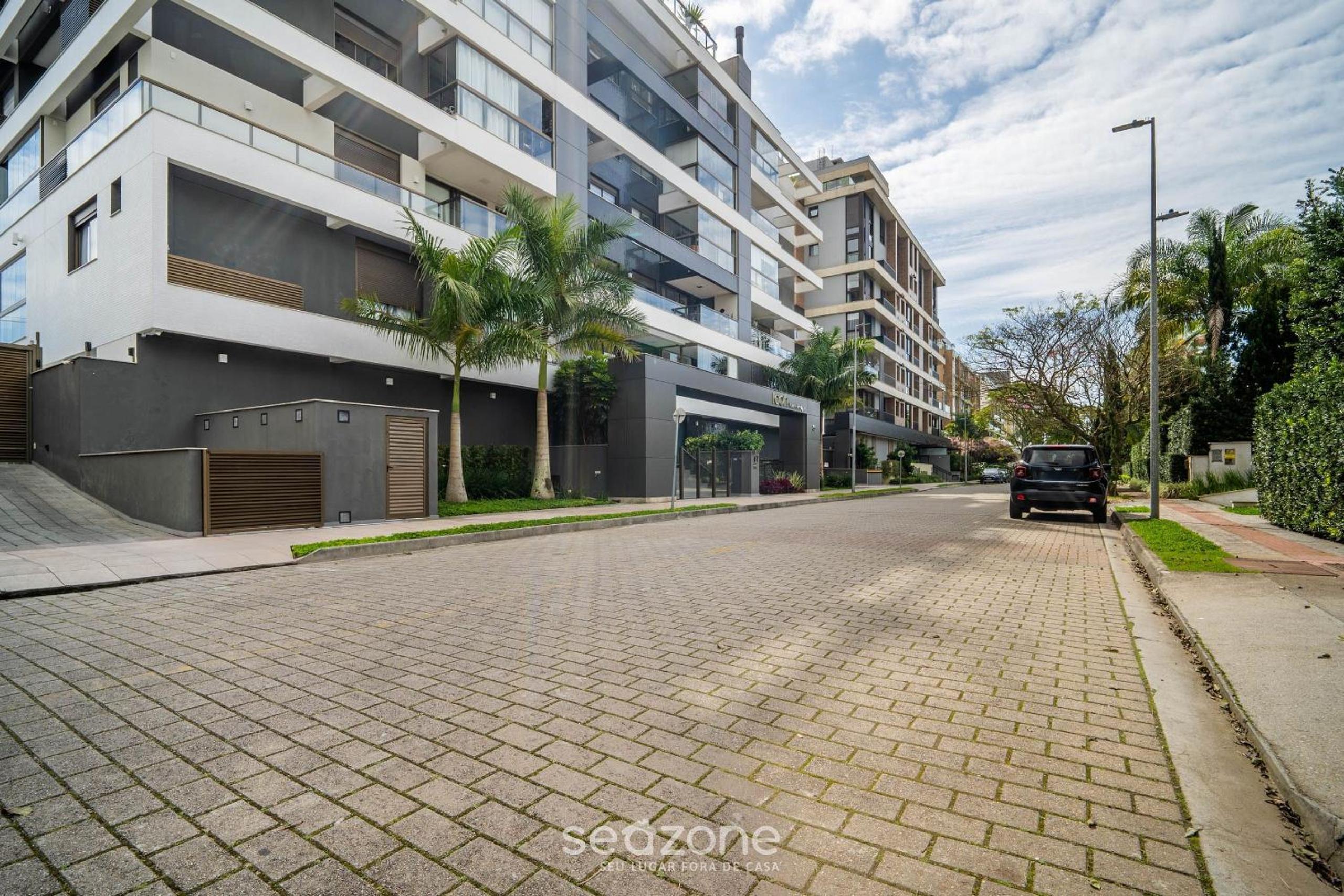 Apt with balcony and barbecue in Jurerê IHD0101