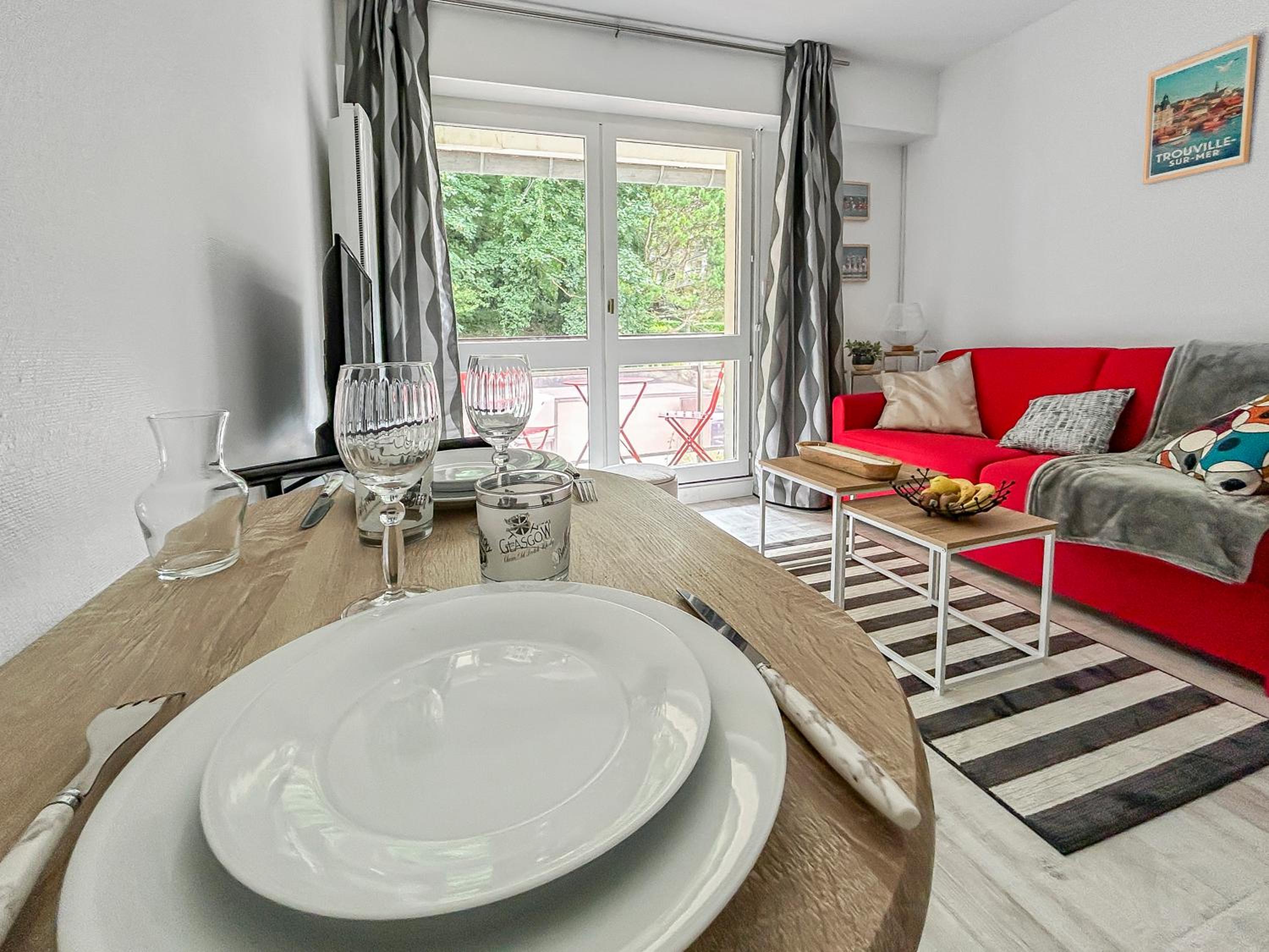Charmant studio avec parking et balcon privé