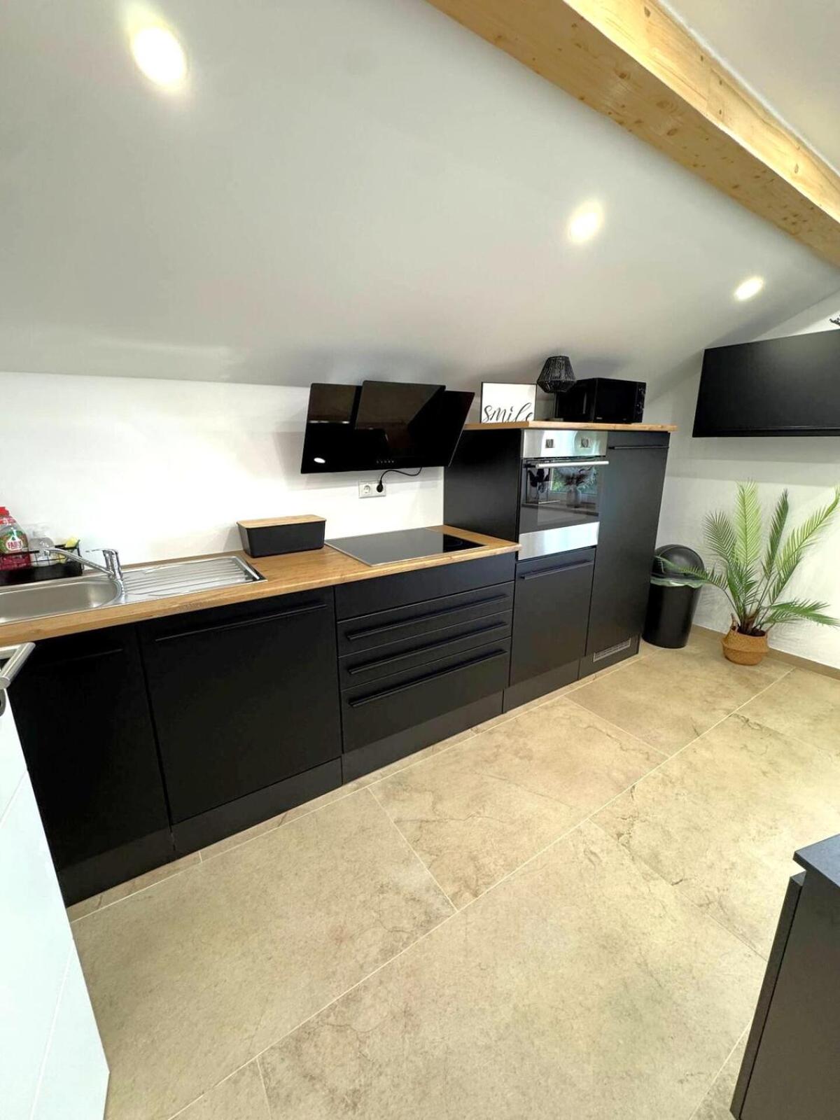 Alpenloft mit Garten & BBQ am Chiemsee by Dollop Living