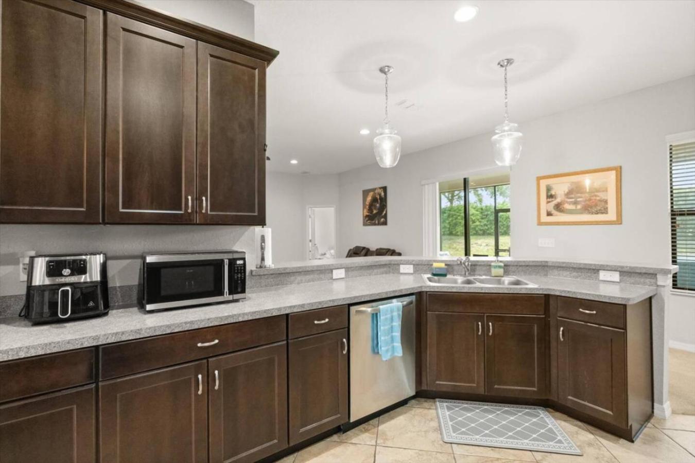 Family-Friendly 3BR Getaway Hot Tub Game Room Fun