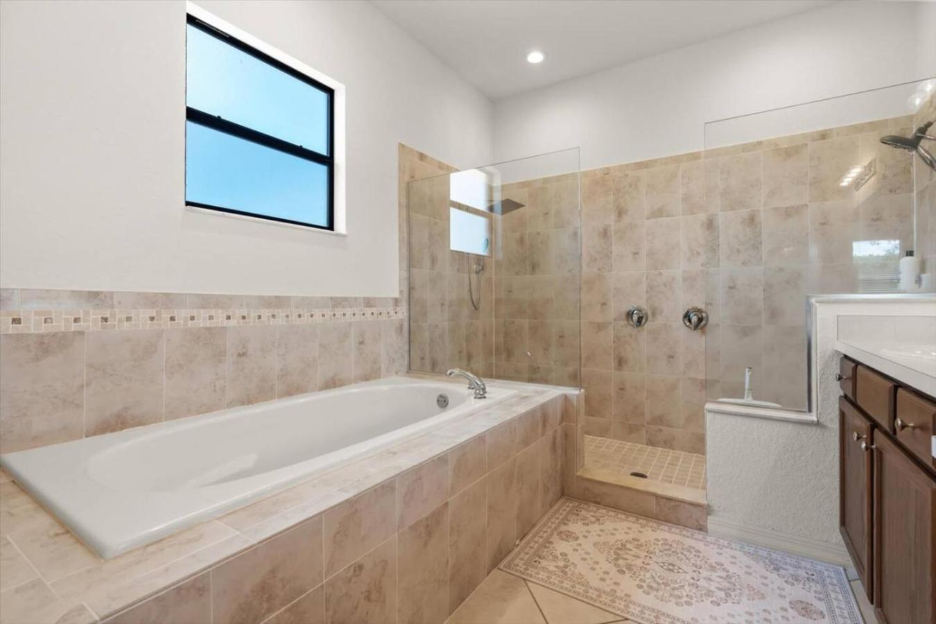 Family-Friendly 3BR Getaway Hot Tub Game Room Fun
