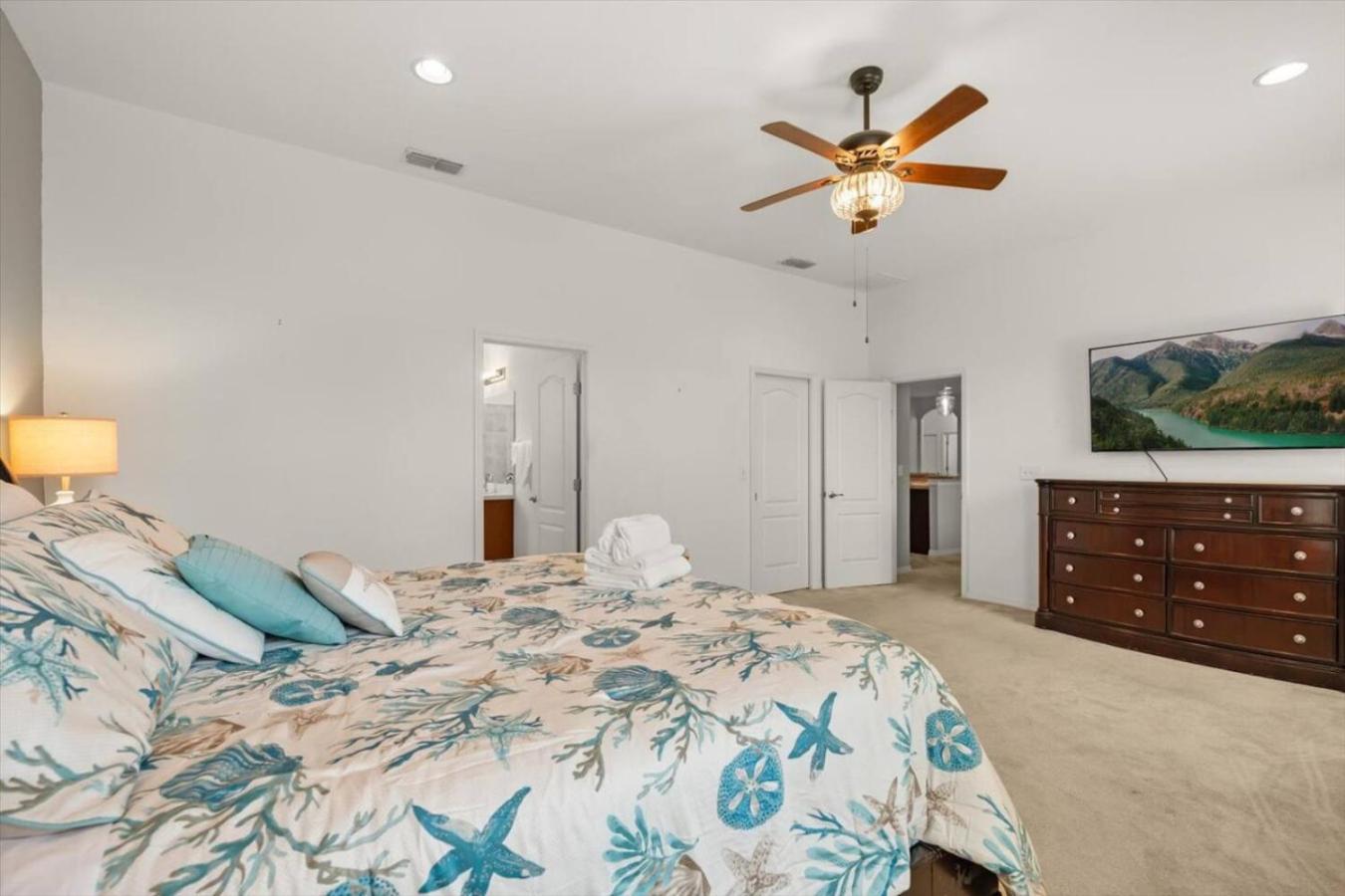 Family-Friendly 3BR Getaway Hot Tub Game Room Fun