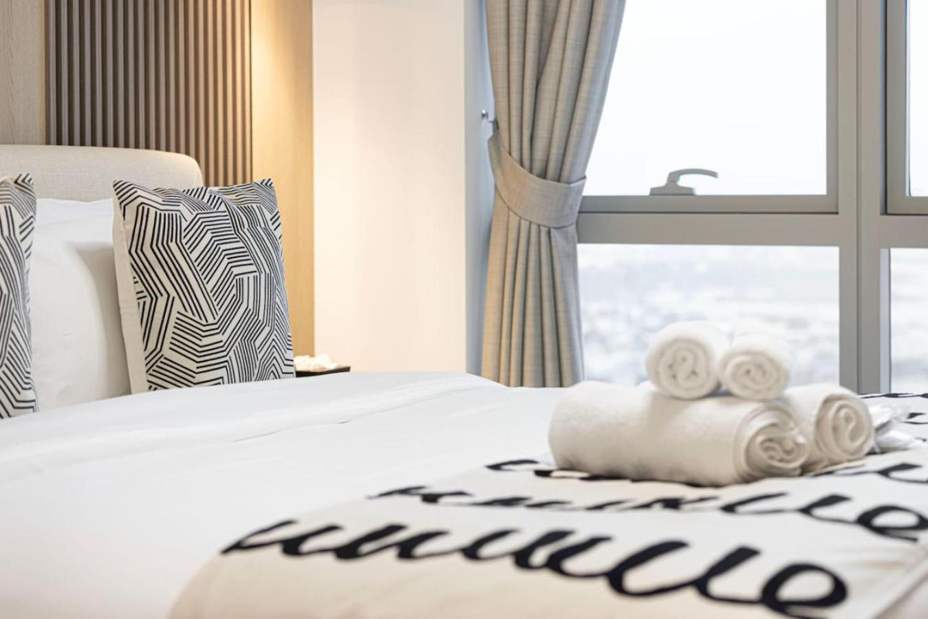 Luxury 4BR Burj View Steps from Dubai Mall