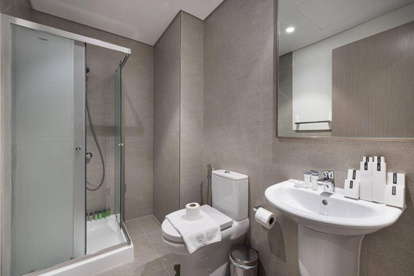 Luxury 4BR Burj View Steps from Dubai Mall
