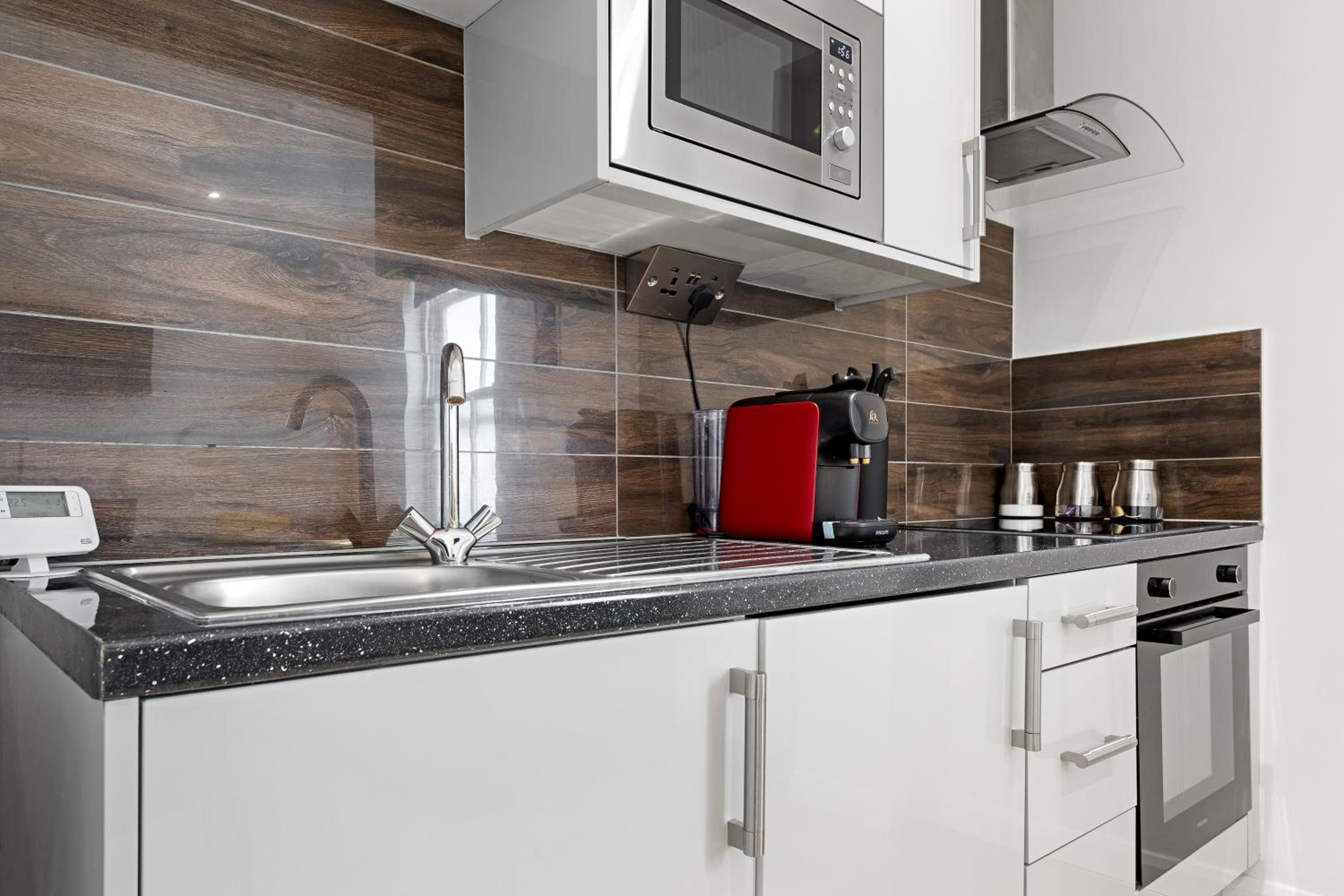 The Battersea Park Residences Private Rooftop - 10min SOHO & Oxford Street