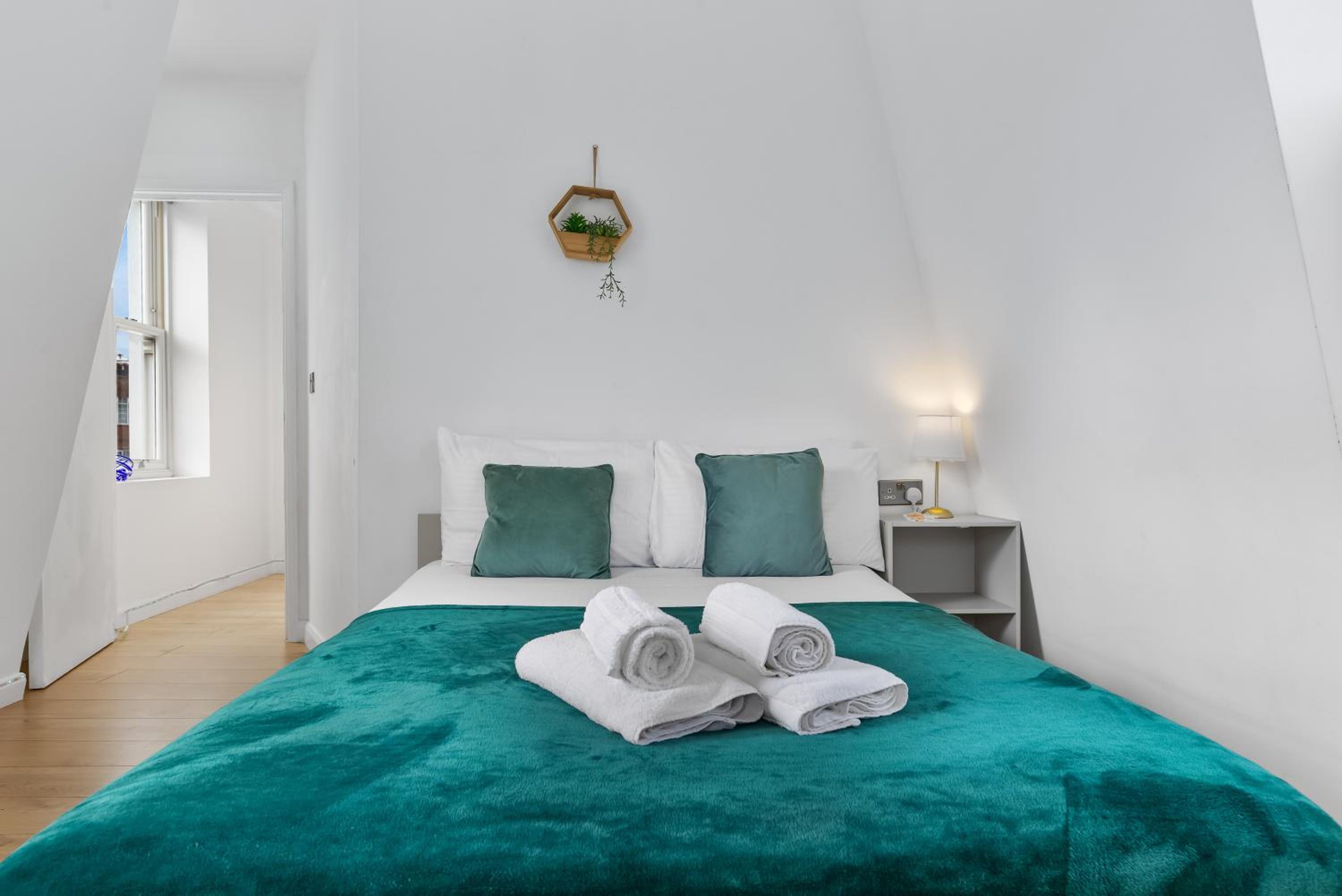 The Battersea Park Residences Private Rooftop - 10min SOHO & Oxford Street