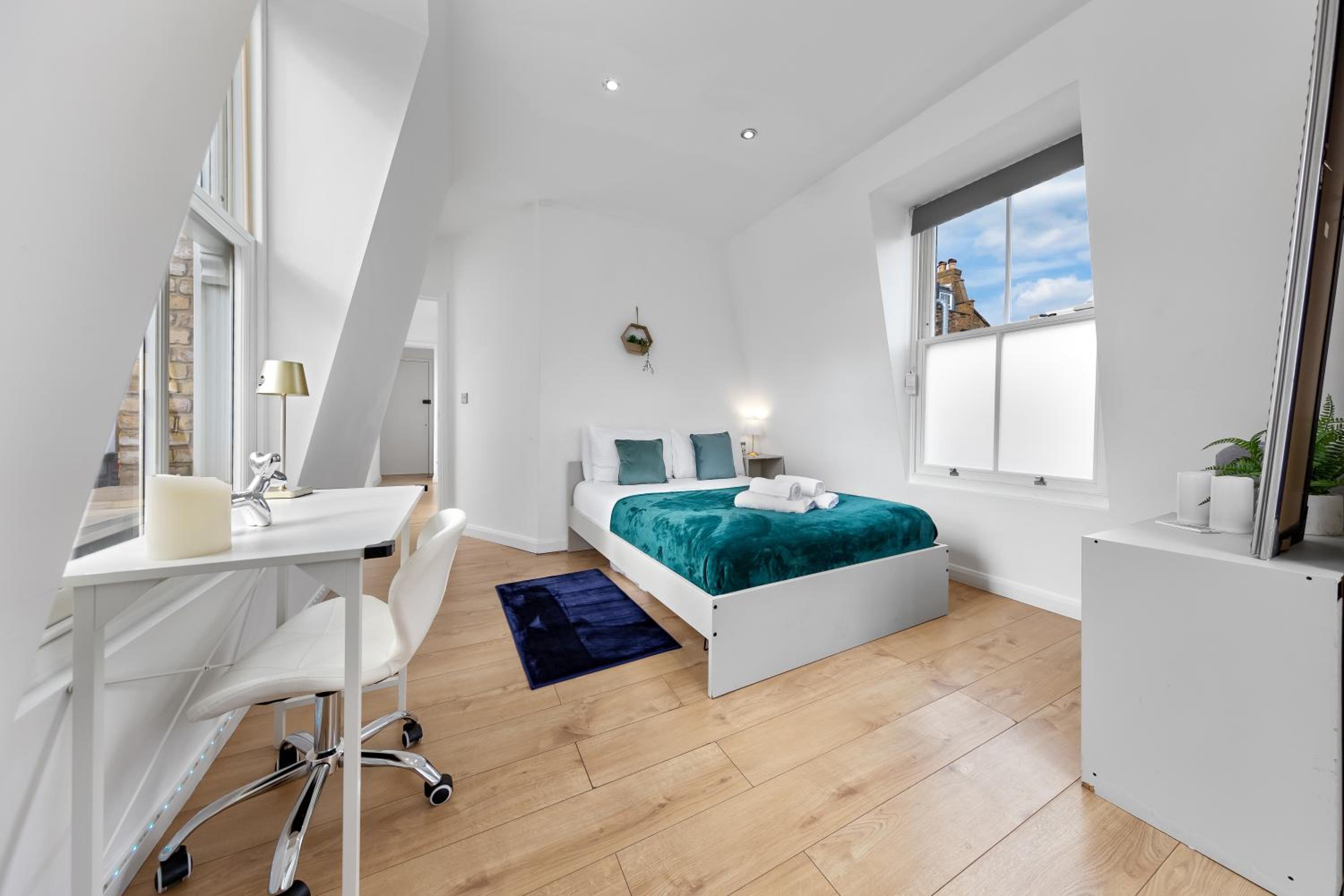 The Battersea Park Residences Private Rooftop - 10min SOHO & Oxford Street