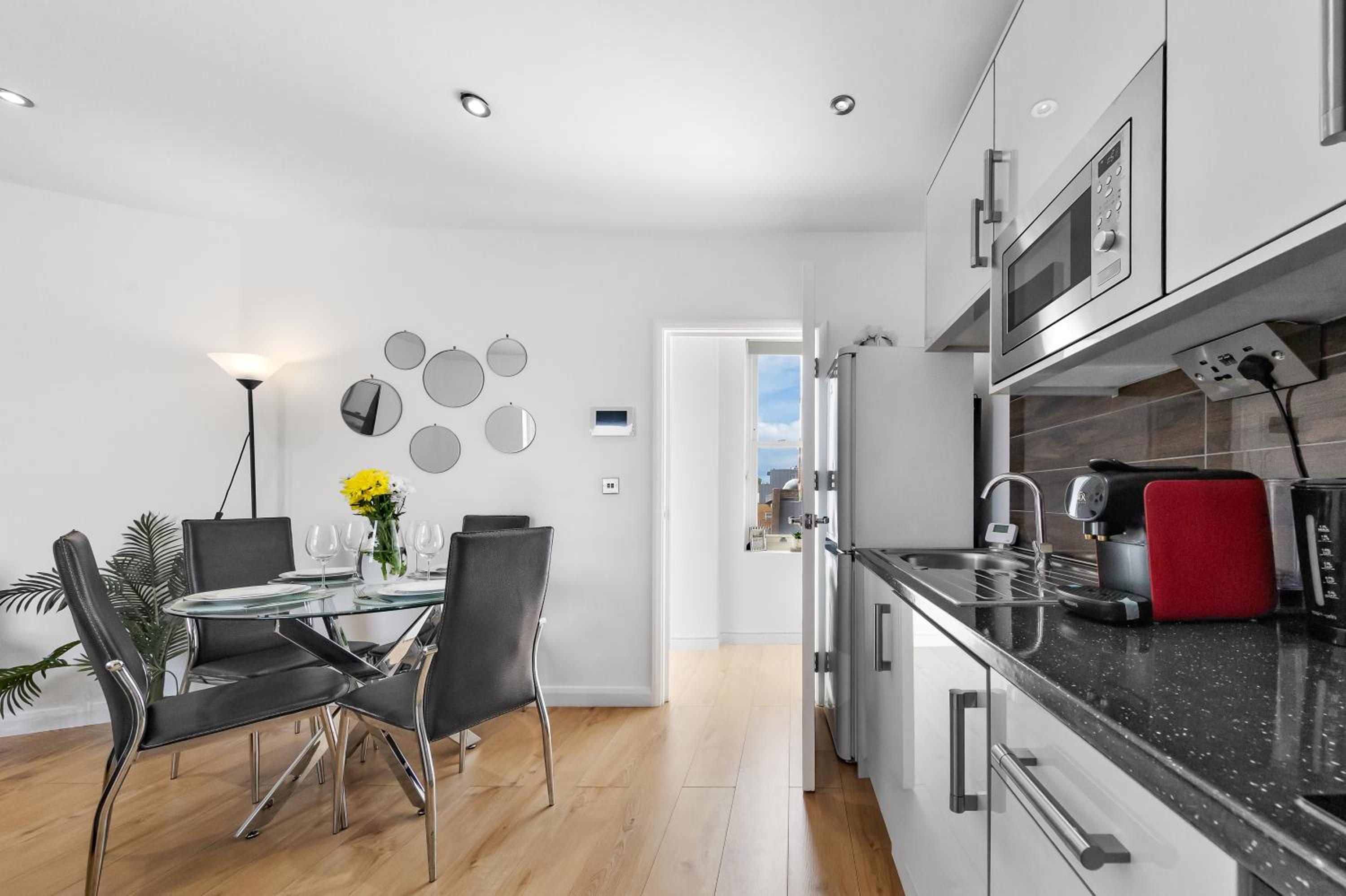 The Battersea Park Residences Private Rooftop - 10min SOHO & Oxford Street
