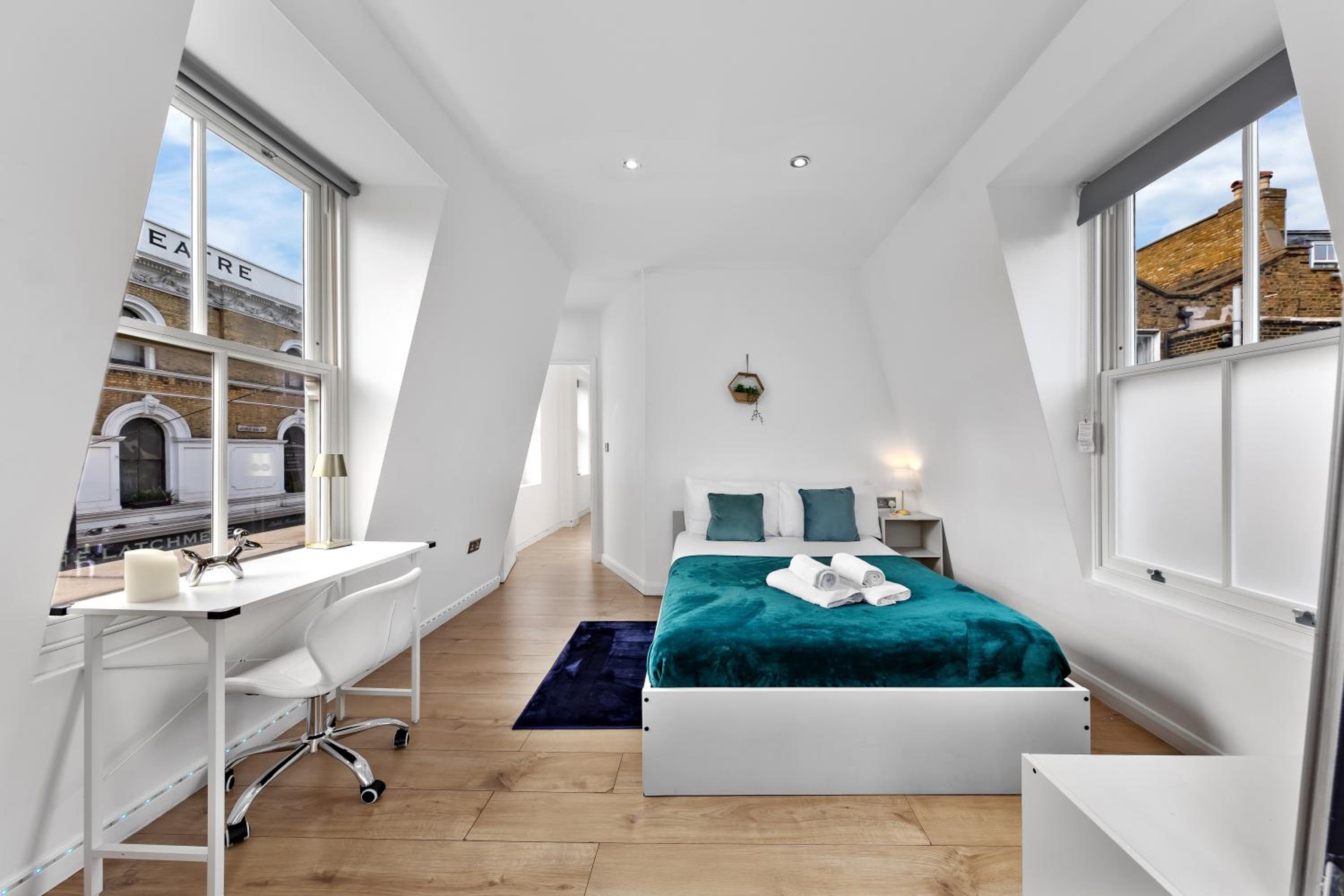 The Battersea Park Residences Private Rooftop - 10min SOHO & Oxford Street