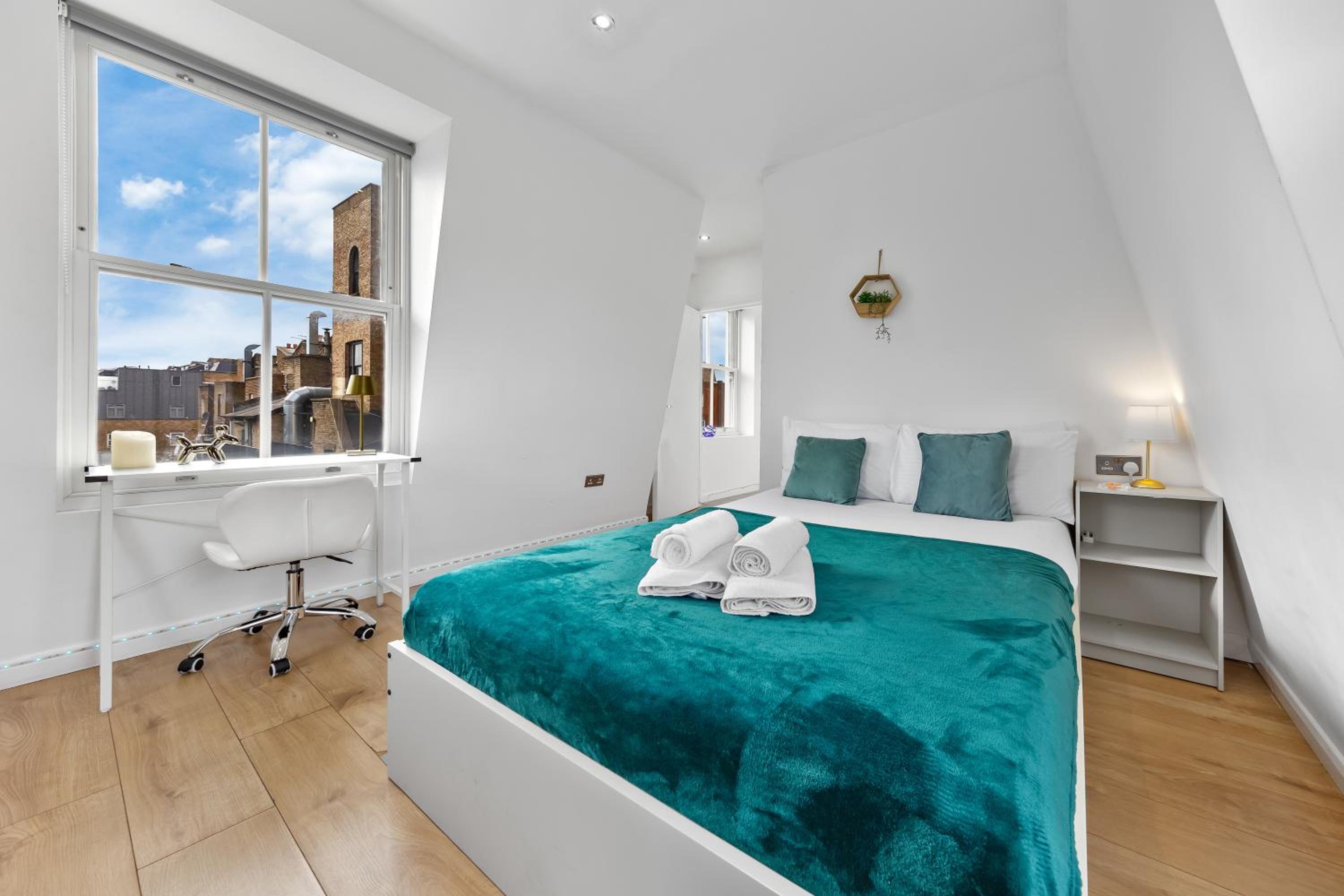 The Battersea Park Residences Private Rooftop - 10min SOHO & Oxford Street