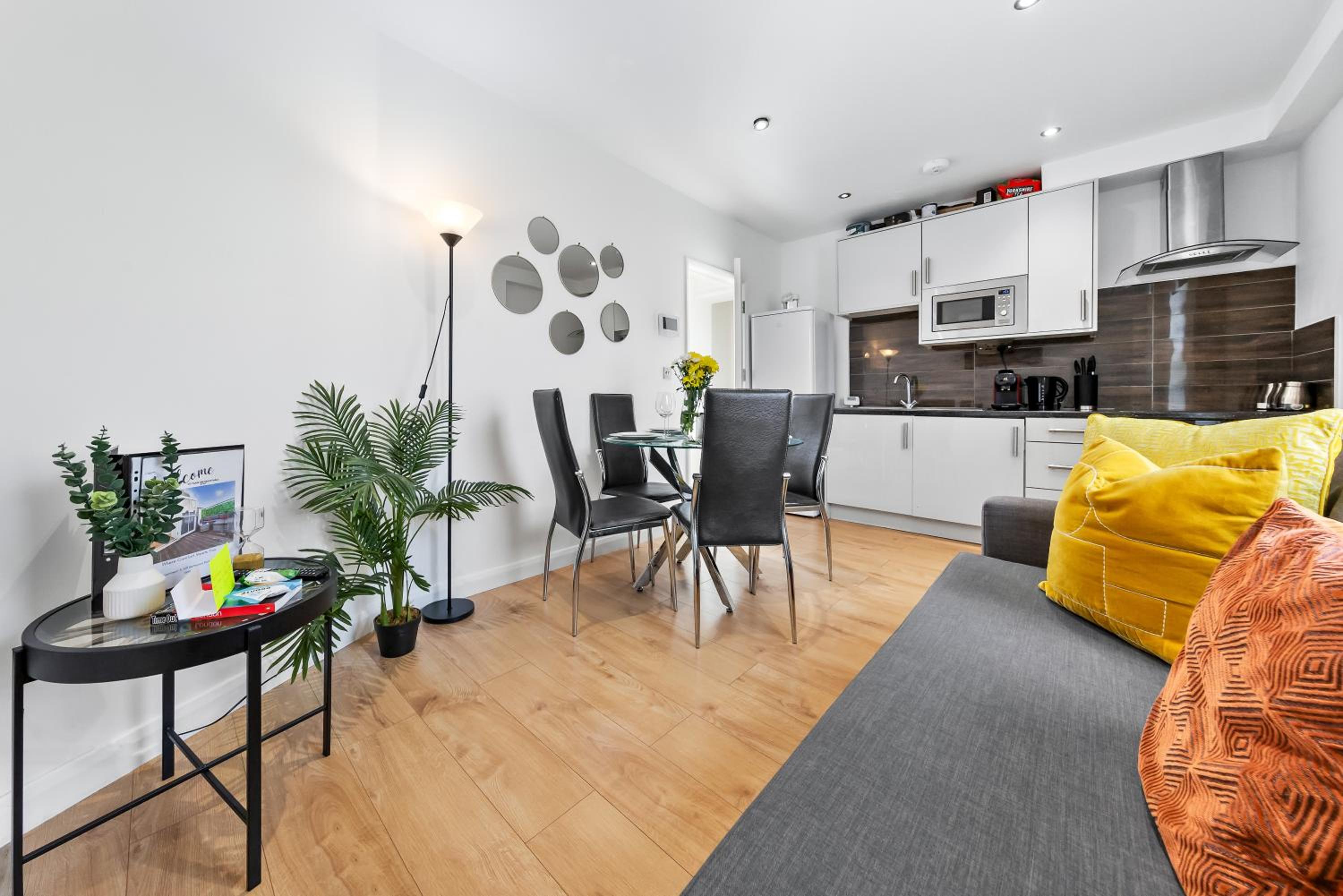 The Battersea Park Residences Private Rooftop - 10min SOHO & Oxford Street