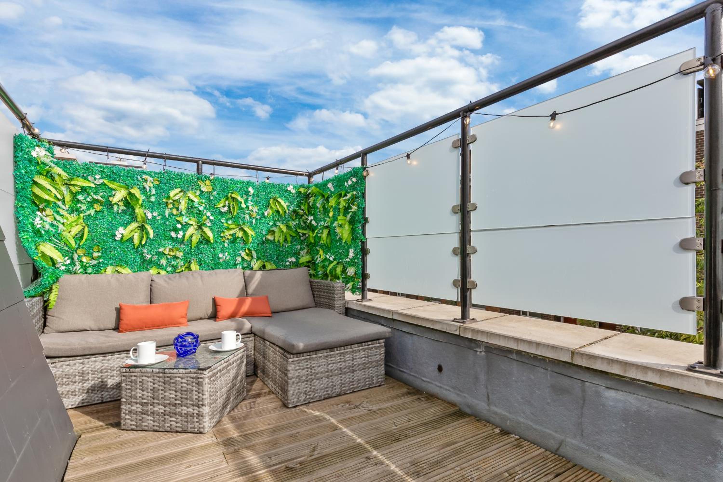 The Battersea Park Residences Private Rooftop - 10min SOHO & Oxford Street
